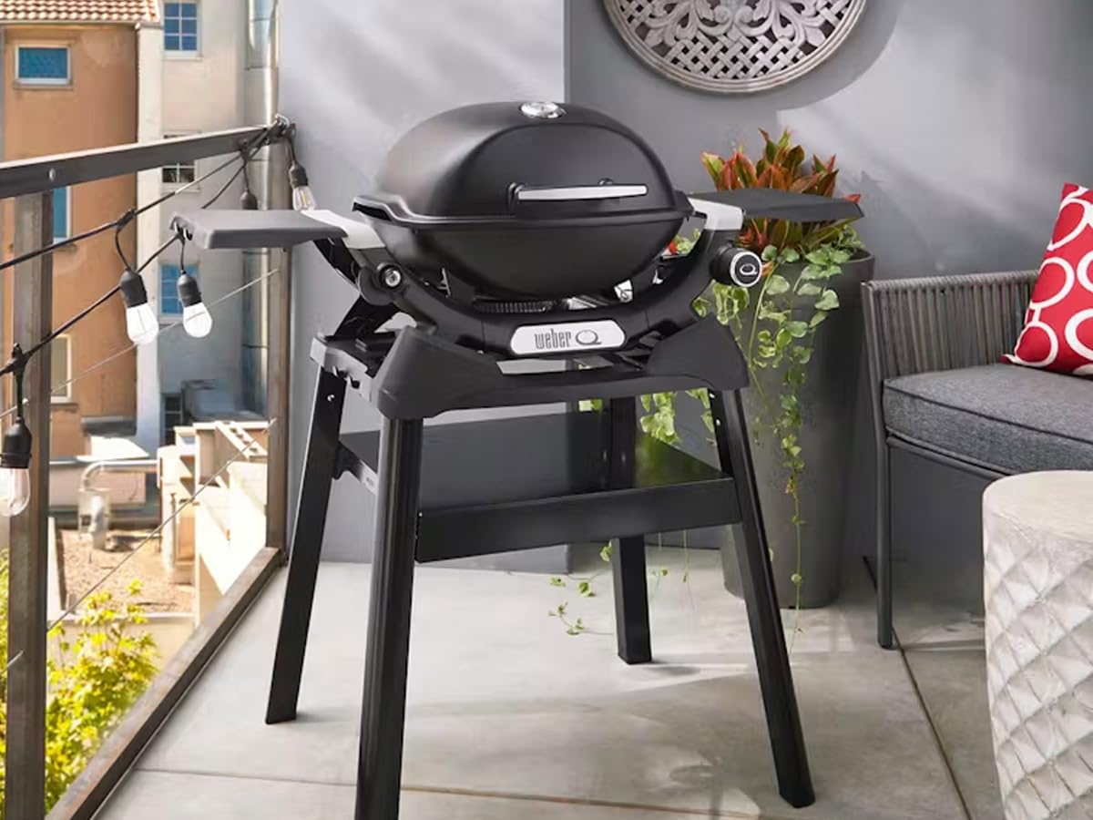 Weber Q 1200N – Barbacoa de Gas con mesas Laterales, Encendido electrónico, termómetro Integrado, 1 Quemador de Acero Inoxidable, compacta y Potente, Color Negro