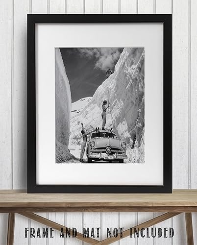 Miniatura 8 de Foto vintage del cañón de la nieve  Mujeres y coche clásico en escena de esquí 11 x 14 pulgadas sin marco  Arte de pared de esquí retro en blanco y