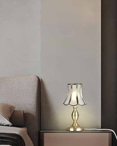 Miniatura 5 de Lámparas de escritorio retro, base con acabado de latón pulido con pantalla de vidrio esmerilado, pequeña lámpara de mesa para dormitorio, mesita de