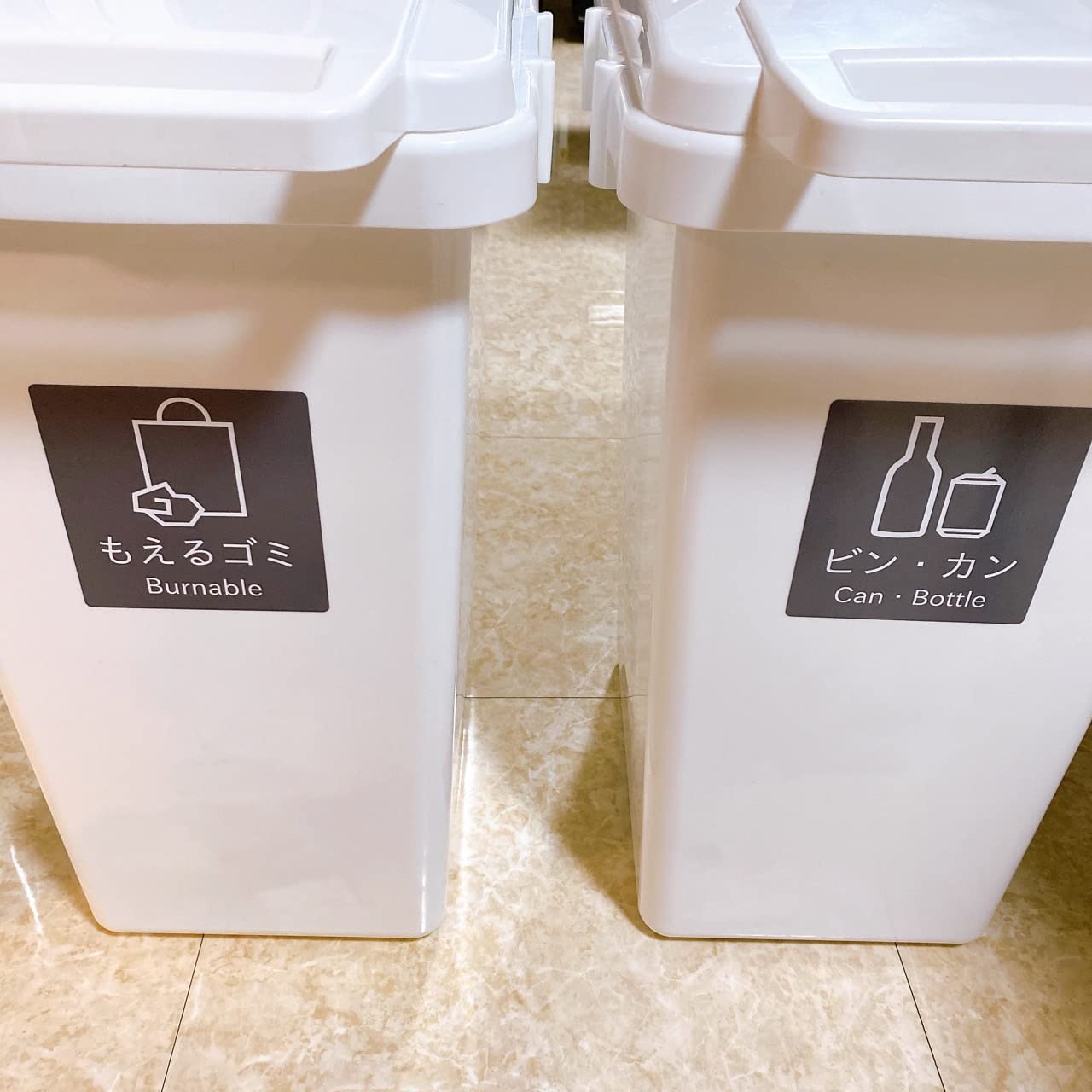 PATAGONIAシール付きごみ箱 カラフルな落書き