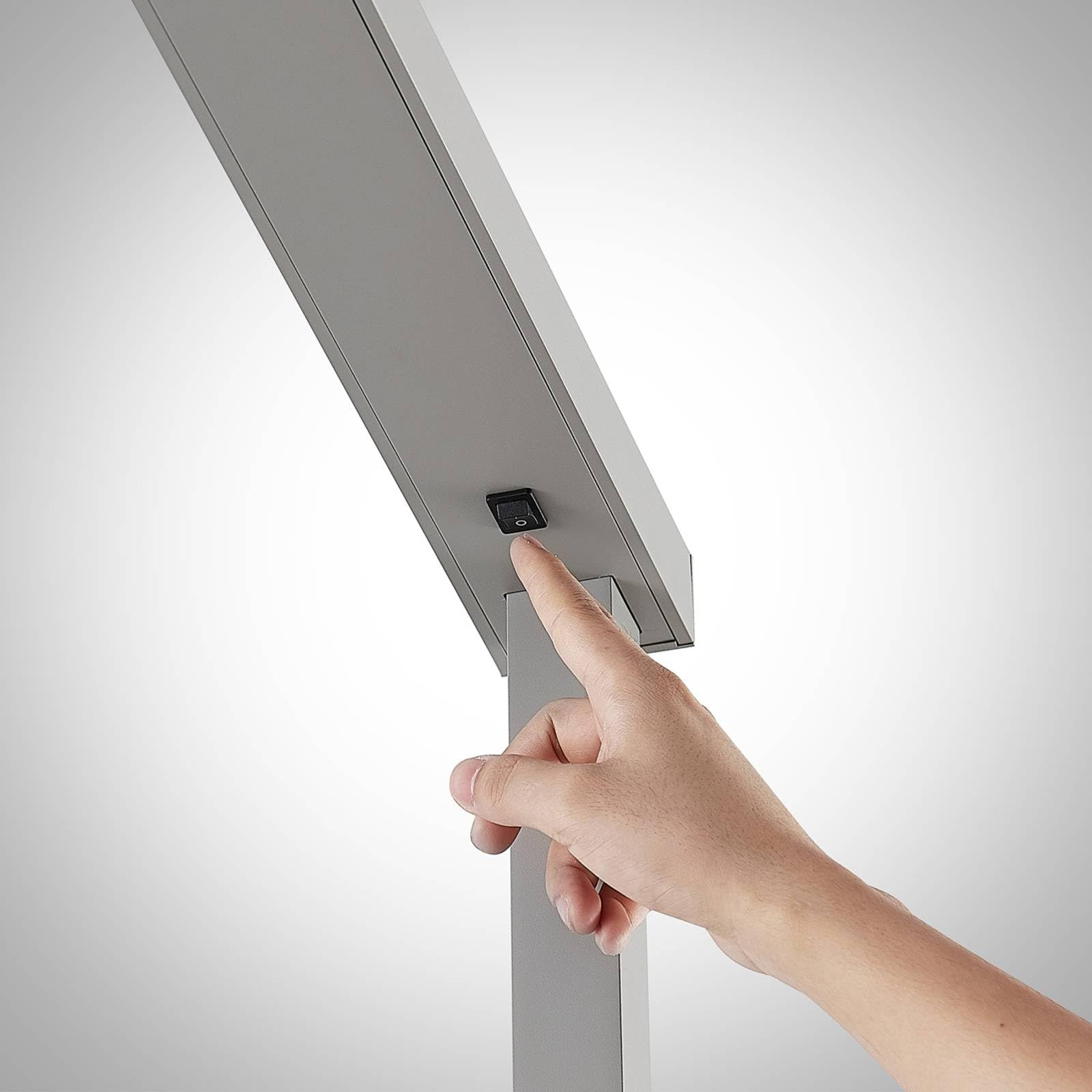 Arcchio Lampade da terra per ufficio (Moderno) colore Grigio, in Alluminio ad es. Studio & Ufficio lampadina inclusa Lampada lampada postazione lavoro piantana
