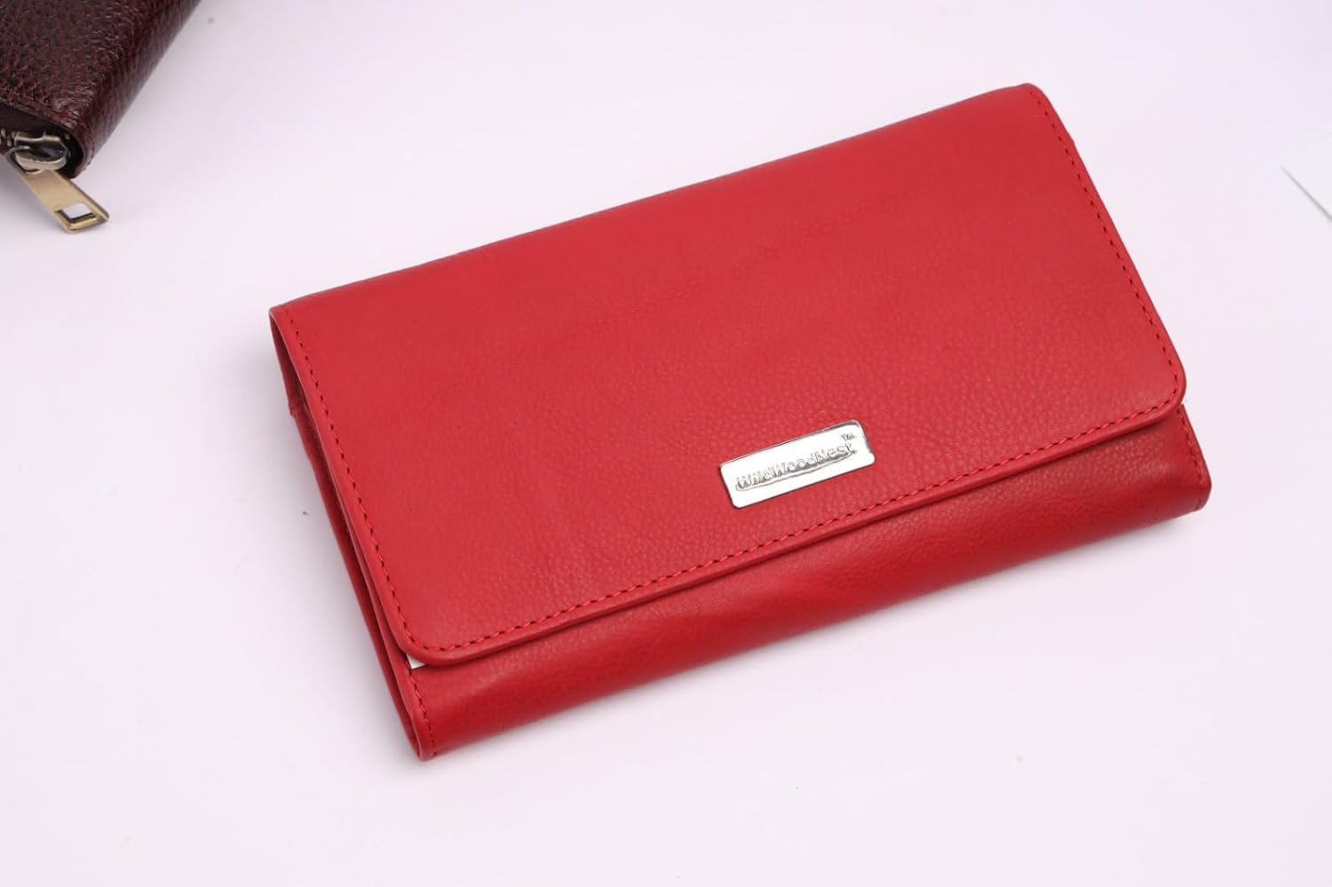 Leather Women's Wallet – Genuine Leather, Multiple Card Slots, Zipper Pocket, Slim Bifold Design, Elegant & Durable(Red)