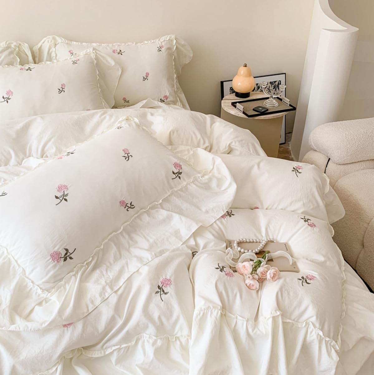 Sedefen Rüschen Bettwäsche 135x200cm Weiß Rosa Blumen Stickerei Bettwäsche Set Romantisch Ruffle Oeko-TEX Bettbezug Weich Mikrofaser Mädchen Deckenbezug mit Reißverschluss und 1 Kissenbezug 80x80cm