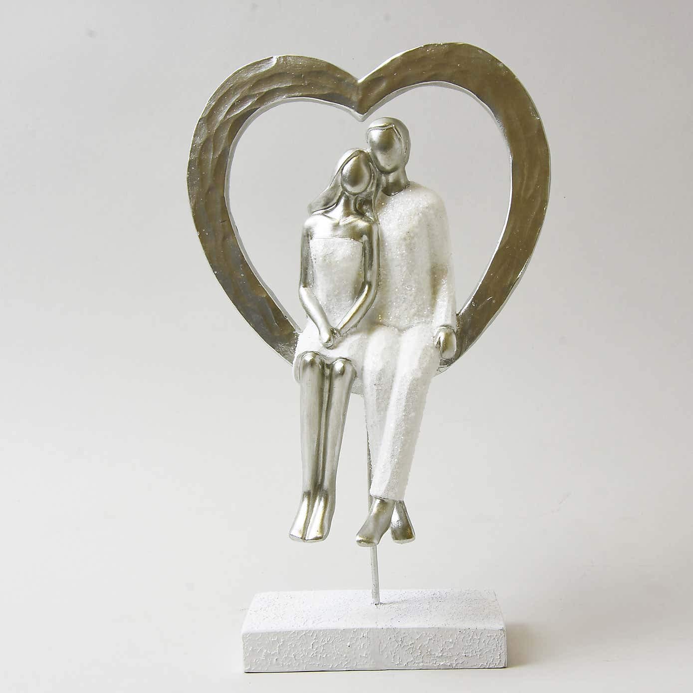 Eemkay Silver Eemkay® New Stunning Couple Setting In Heart Sculpture Ornament Elegant Design Home Décor M-19