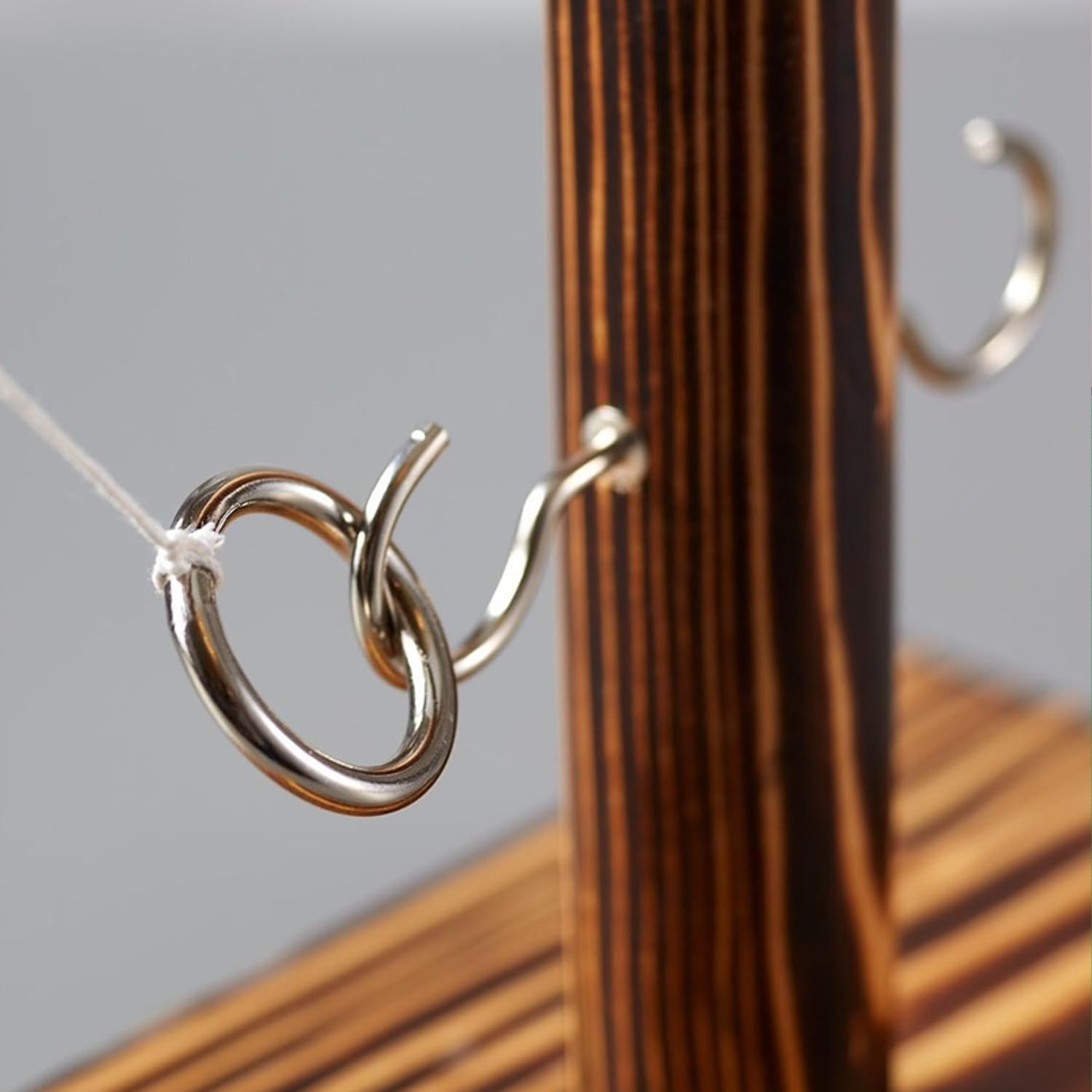 Original Cup Gioco Ring Toss® | Gioco di abilità in Legno | qualità Premium | Lanciatore di Anelli Appeso | Chi sarà Il più Veloce? | all'Interno e all'aperto | Adulti | 100% Legno | SparkL®