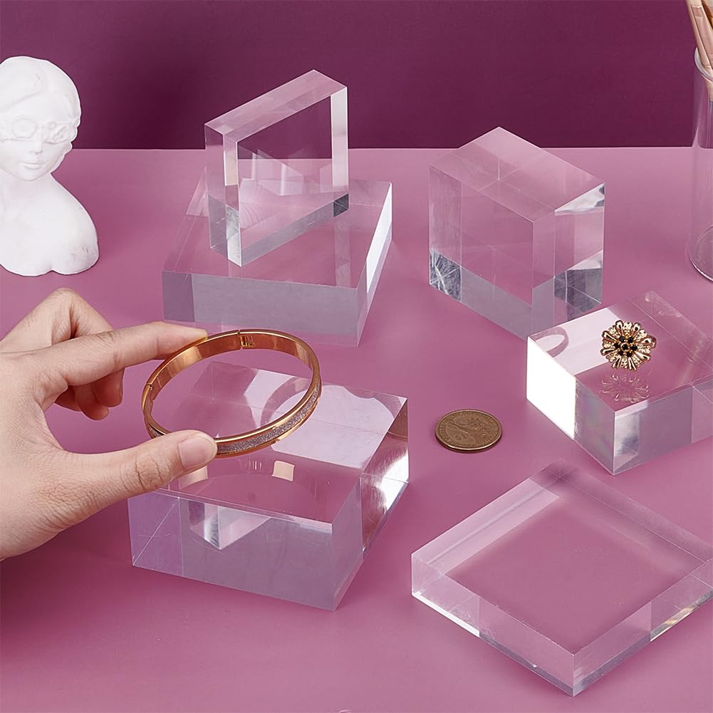 BENECREAT 6pcs Blocs d'Affichage en Acrylique, Supports d'Affichage Carrés Transparents Tailles Multiples Socles en Acrylique Cube Socle Plein pour Bijoux Parfum Photographie Collection