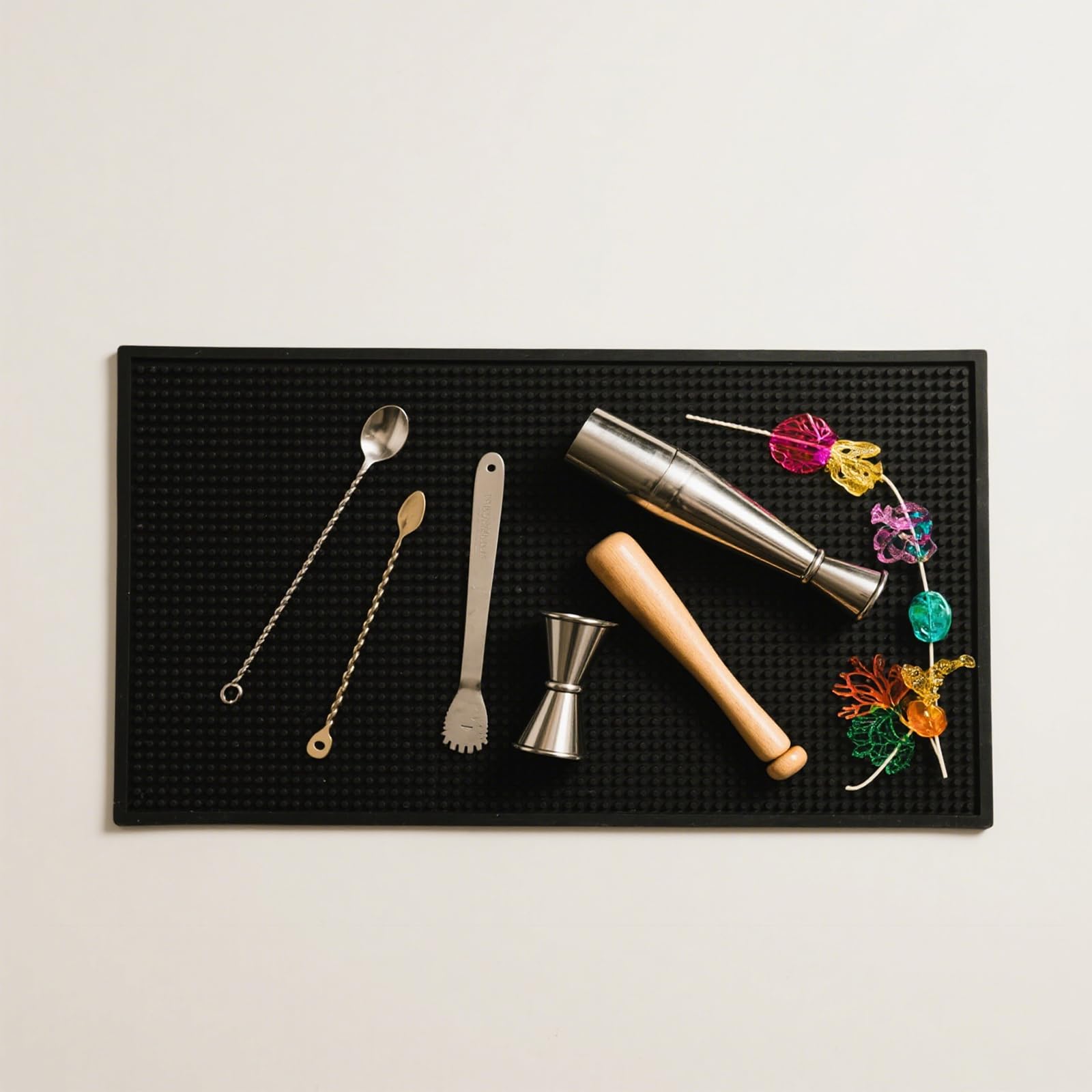 KINJOEK - Juego de 10 posavasos de goma de 15,24 x 30,48 cm, color negro, resistente a fugas y antideslizante, protección de mesa para bar, cocina, restaurante, hotel, bebidas, muebles