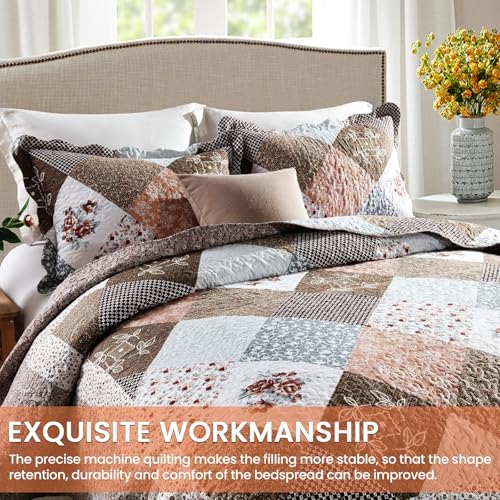 Manta con fundas de almohada estilo patchwork marrón para decorar un dormitorio acogedor 4