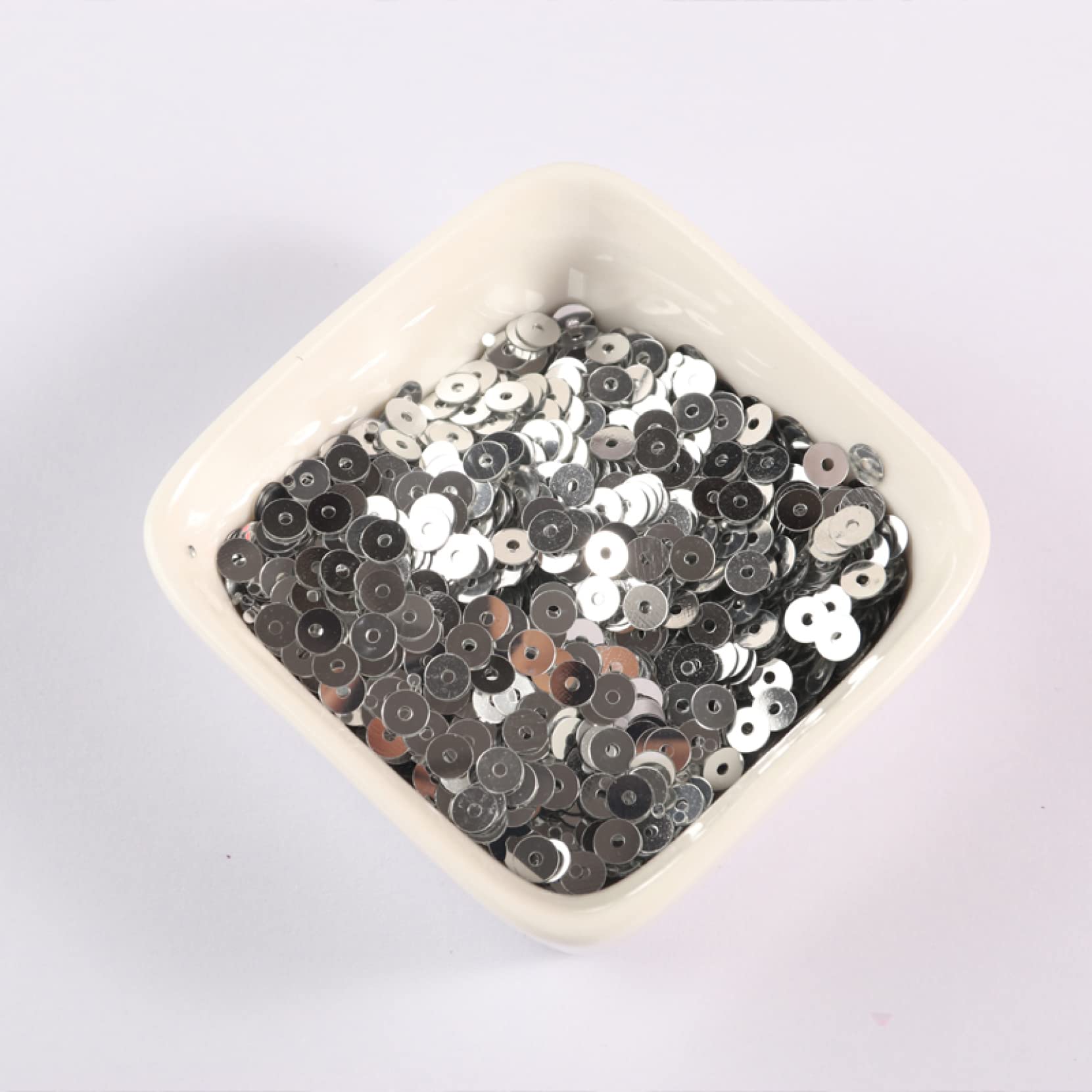 Luźne cekiny, Paillettes500g Kolorowe okrągłe cekiny Paillettes Dekoracja paznokci Szycie Suknia ślubna Akcesoria DIY Materiał do szycia (Kolor: Srebrny, Rozmiar: 0,66 cm 500g)