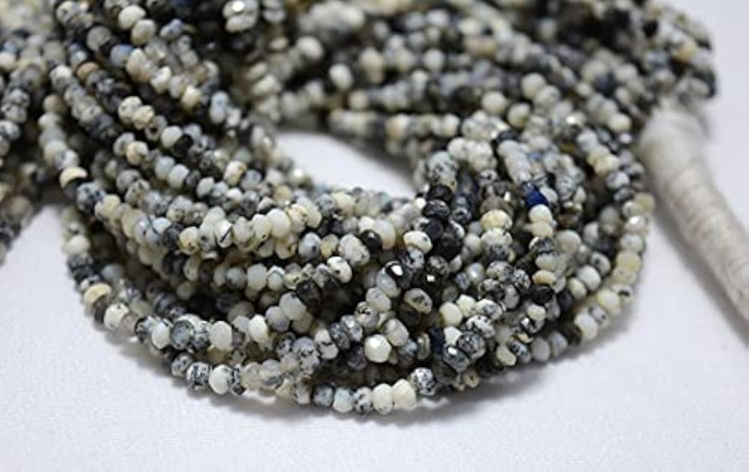 Perles opale dendritique pour créer vos propres bijoux souvenirs
