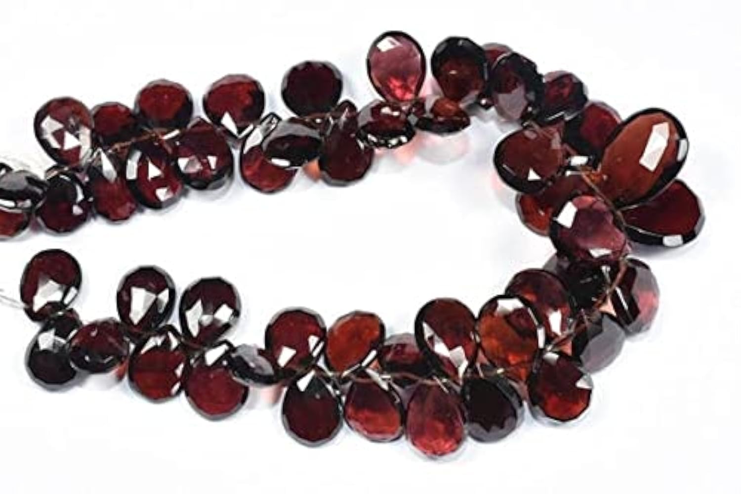 Grenat rouge pyrope naturel en fil de perles poires pour créer vos colliers de soirée