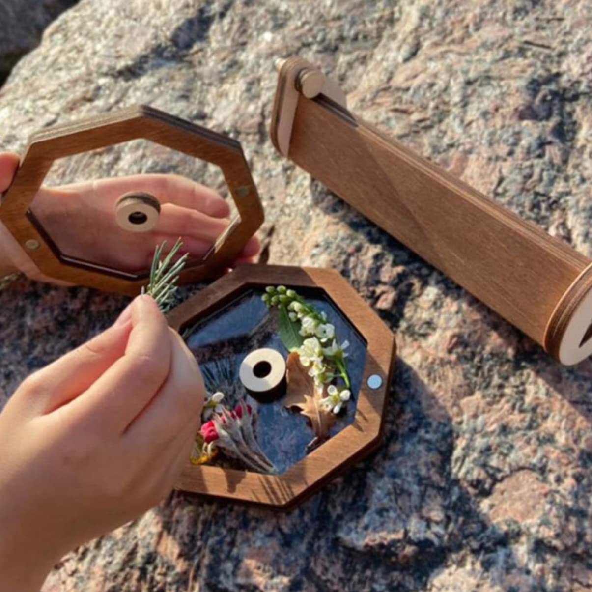 Toyvian DIY Wooden Kaleidoscope Kit Portable Rotating Design for Creative Refillable Outdoor Educational and Entertaining Present Choice to Imagination and