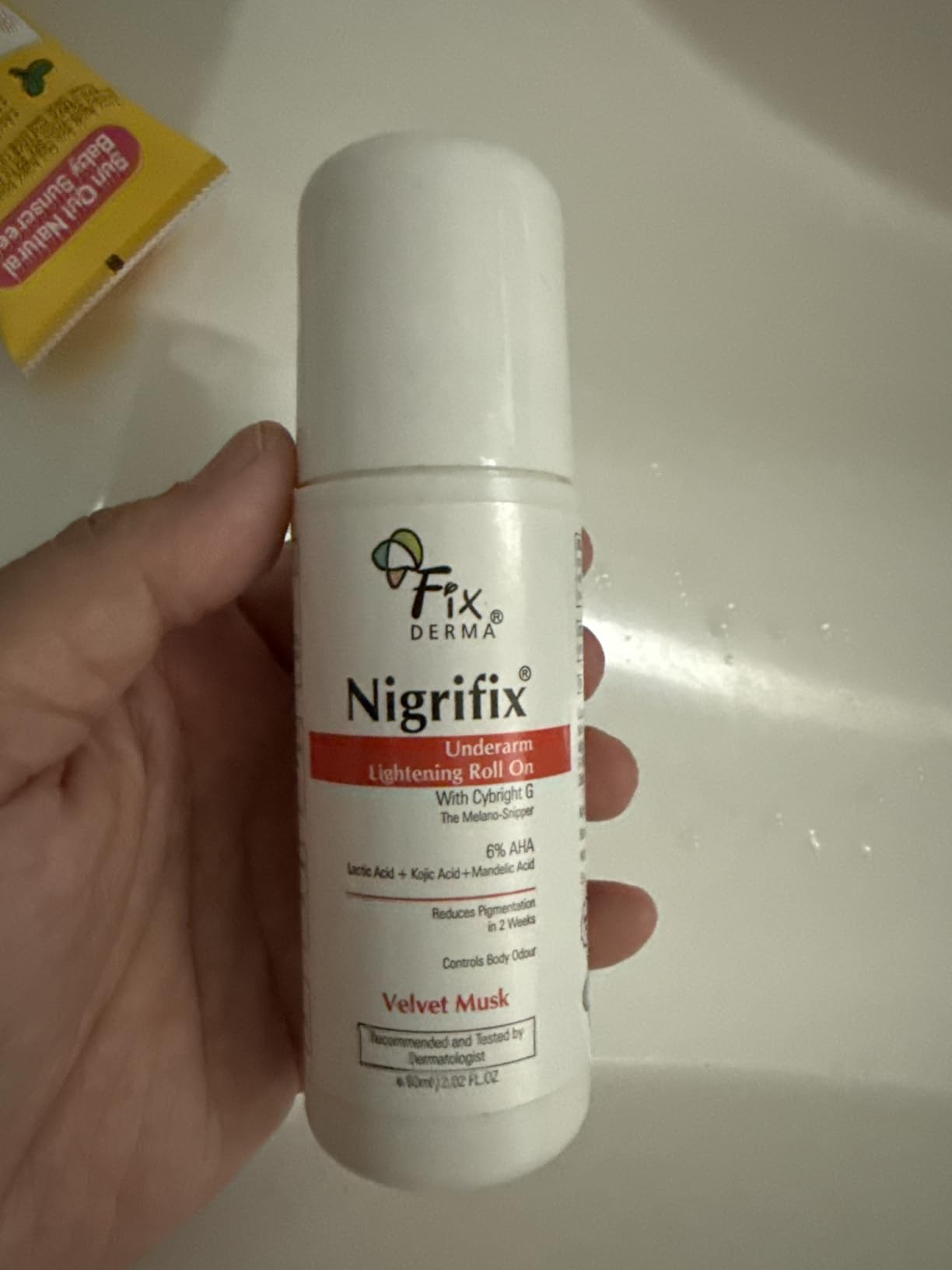 Fixderma Nigrifix Underarm Roll on with 6% AHA, Lactic Acid & 1% Mandelic Acid & Kojic Acid | Brightens Skin & Exfoliates Underarm | AHA Deodorant | for All Skin Type, Men & Women - 60ml