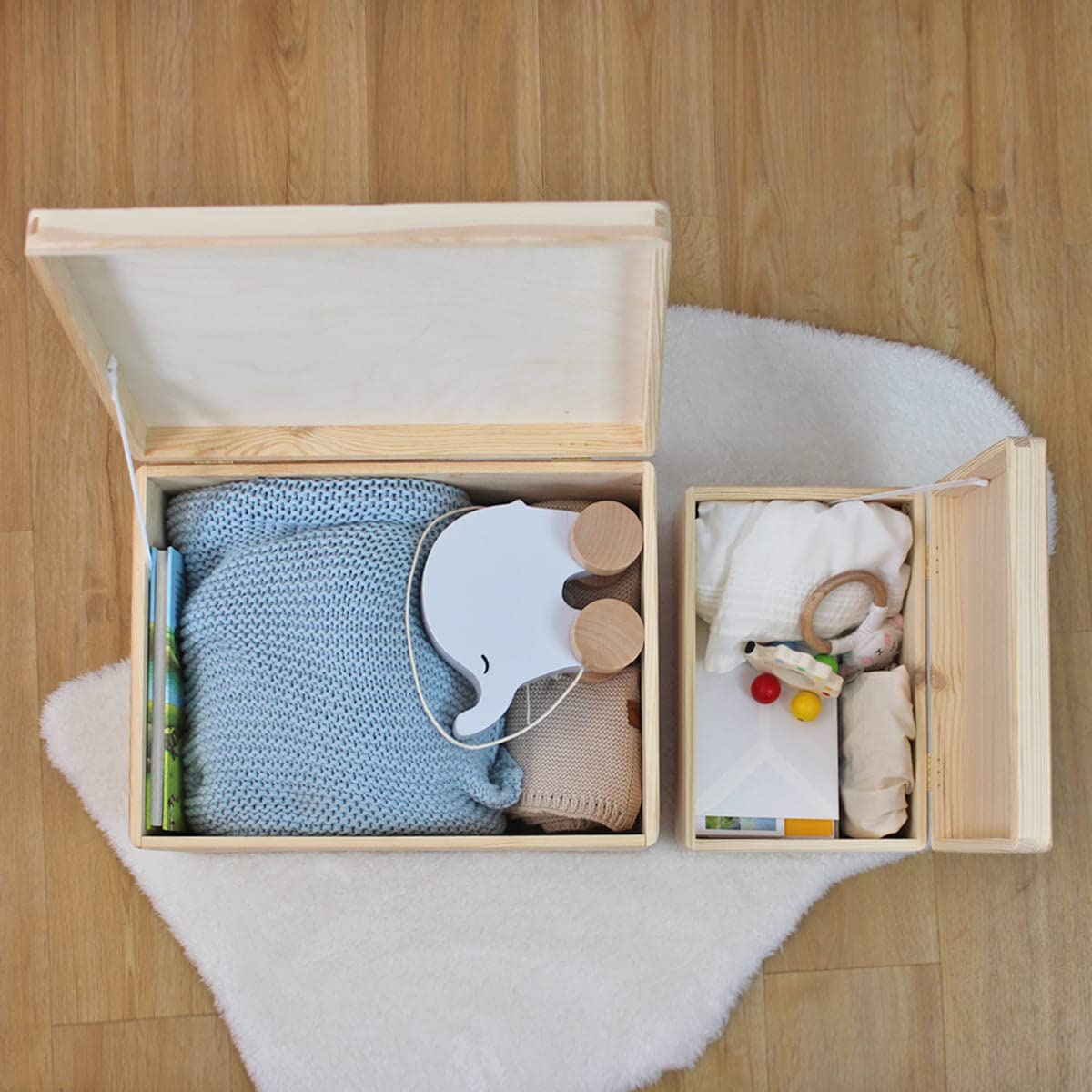 LittleStars Personalisierbare Erinnerungskiste Dino aus Holz (40x30x23 cm)