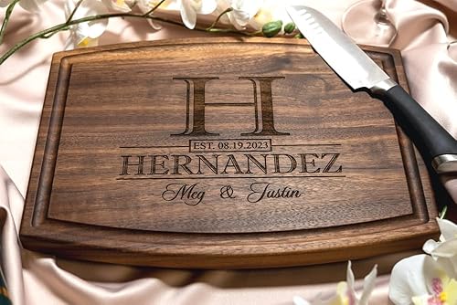 Miniatura 6 de Personalized Cutting Board, Custom Wedding, Anniversary or Housewarming Gift Idea, Wood Engraved Charcuterie, for Couples, Family and Clients