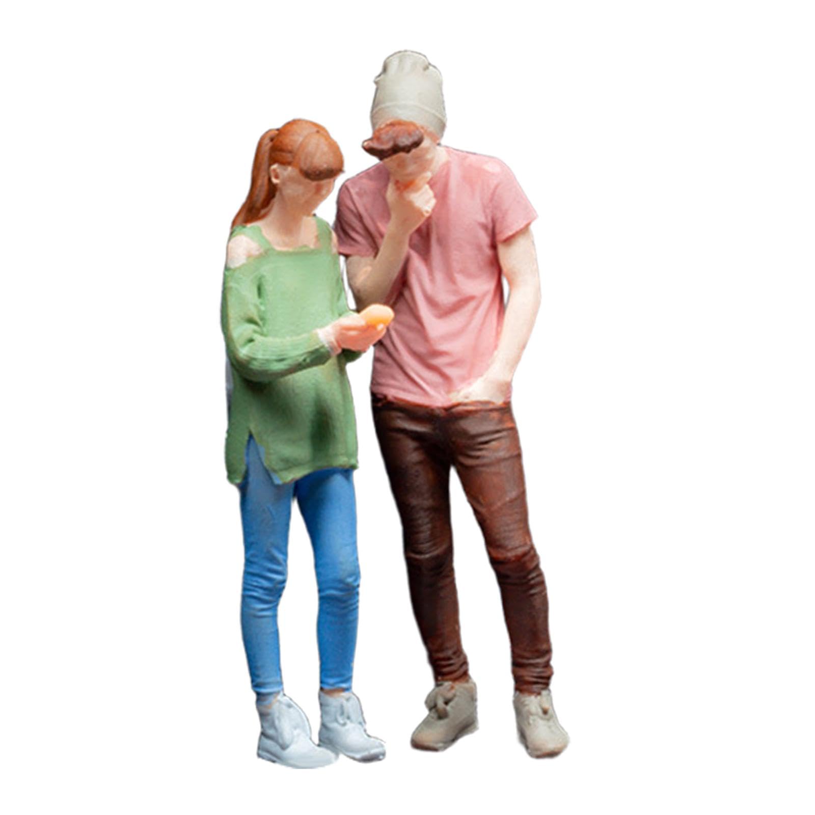 Figurine 1/64 en résine peinte à la main pour maquette et diorama de rue x2