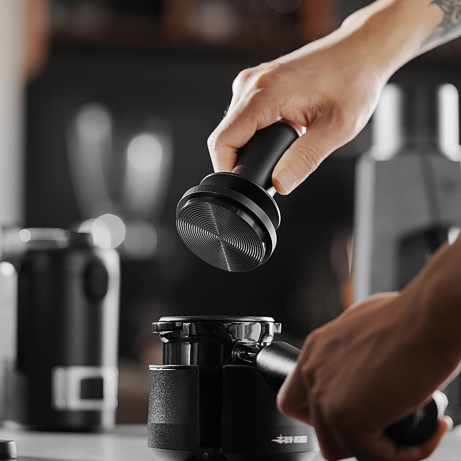 MHW-3BOMBER Tamper de café espresso de 53,3 mm, presión constante de 30 libras con retroalimentación de sonido para barista, carga de resorte extra de 15 libras, compatible con portafiltro de 54 mm,