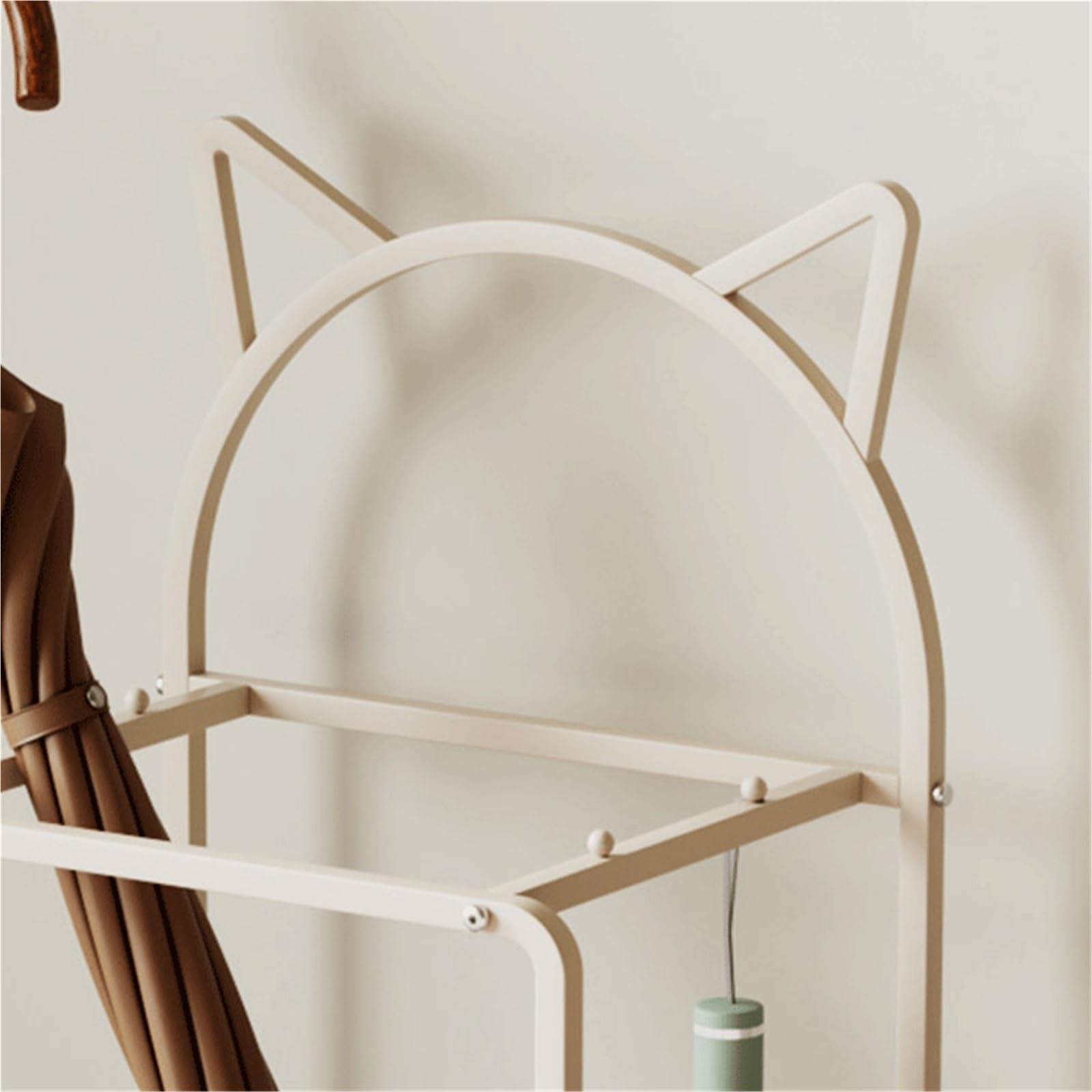 Schirmständer Ein geräumiger Schirmständer for den Hauseingang mit minimalistischem Design und Abflussfunktion Regenschirmhalter