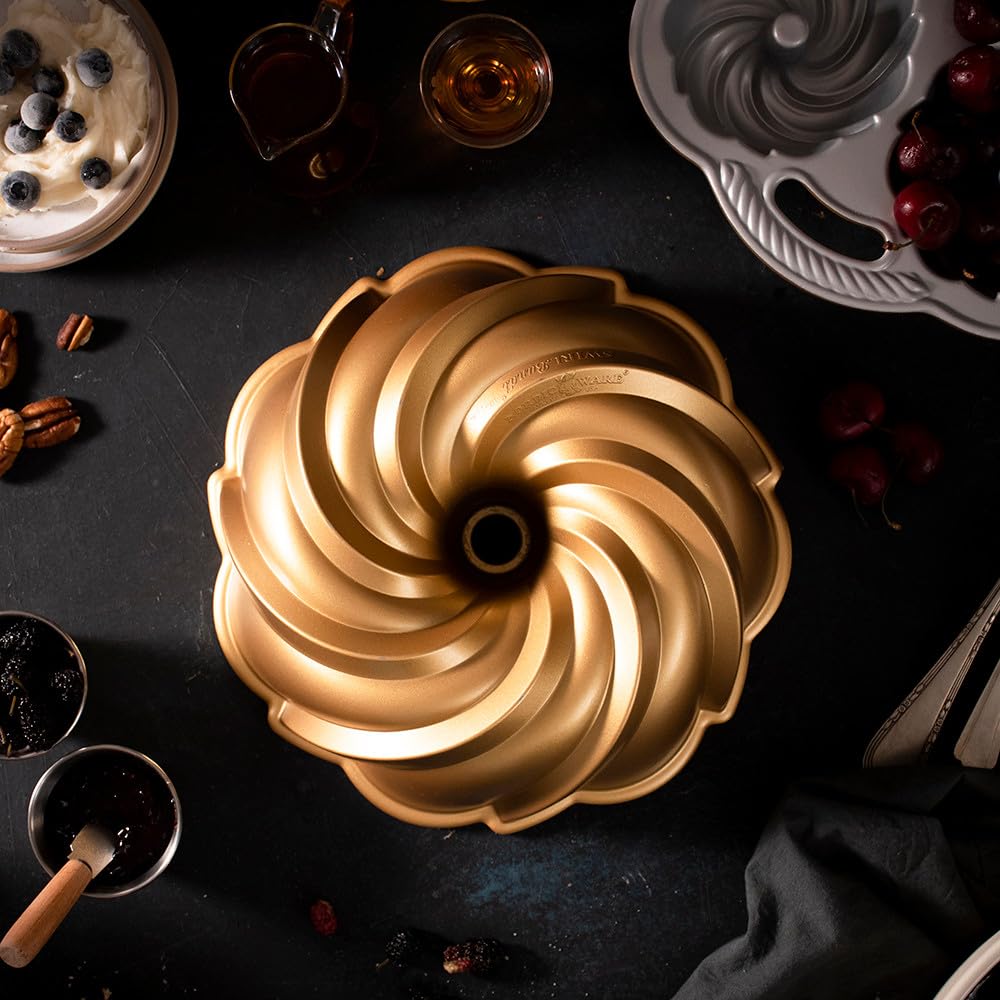 Nordic Ware Moule à gâteau Bundt® Tourbillon Gold