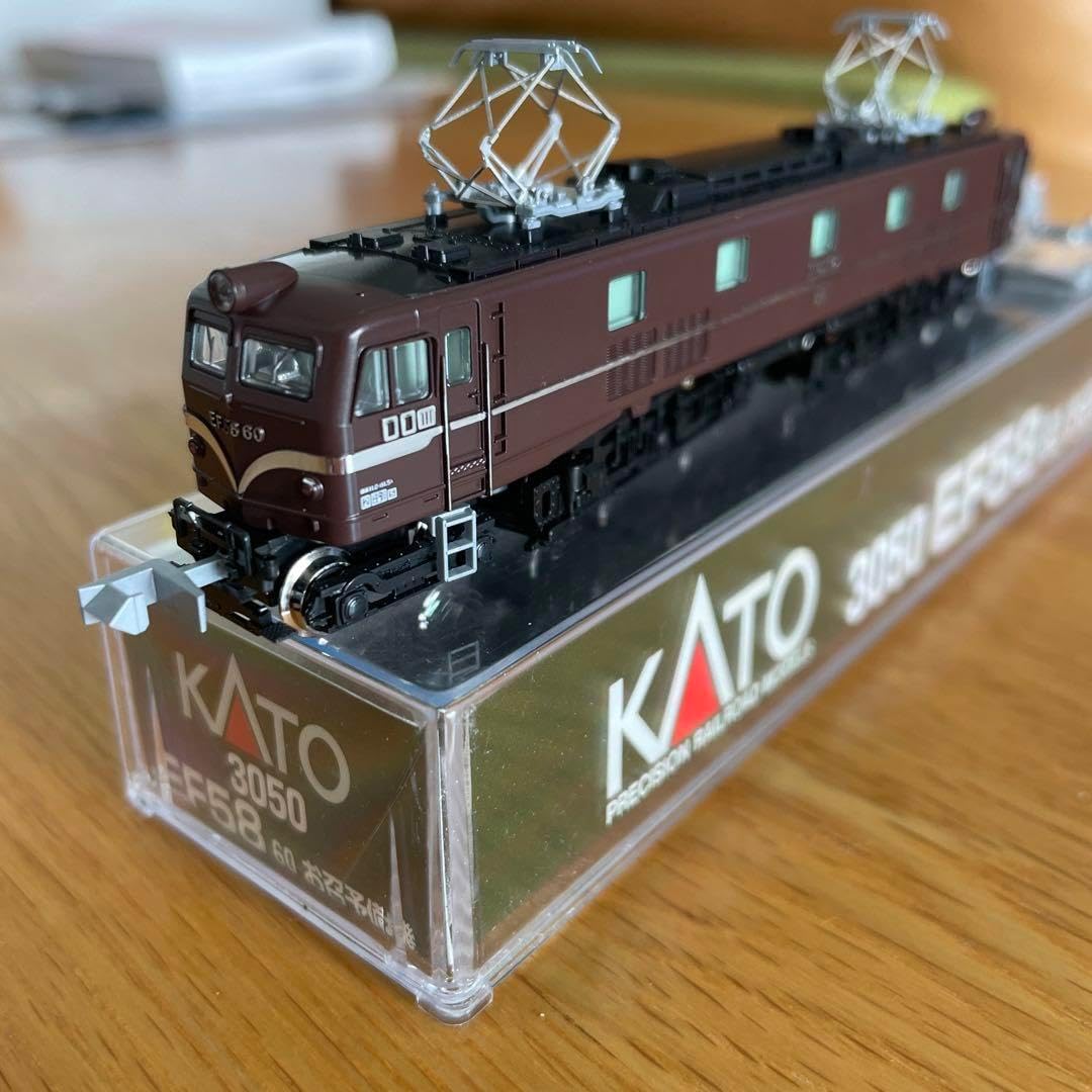 新同KATO 3050 EF58 60お召予備機章旗2018年最新ロット EF58-