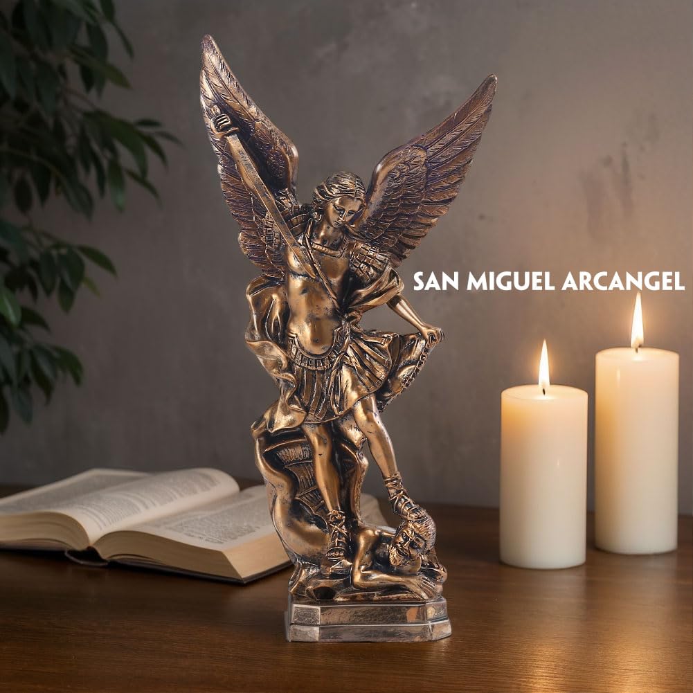 QIANLING Figura del Arcángel San Miguel de 31.5 cm - Estatua de Resina con Acabado Bronceado - San Miguel Arcángel Derrotando a Satanás - Decoración Religiosa o Coleccionismo Interior