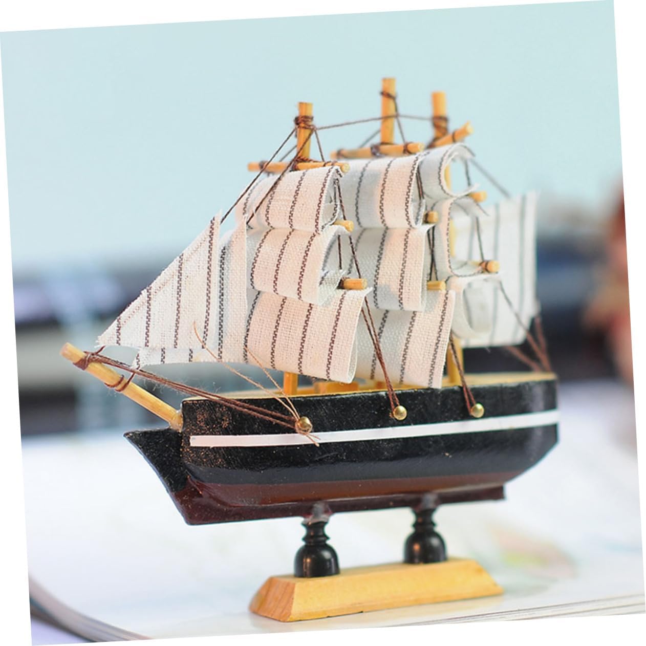 Housoutil 1pc Creative Boat Model Ornament Wooden Sailing Ship Decor for Home Office Random Color