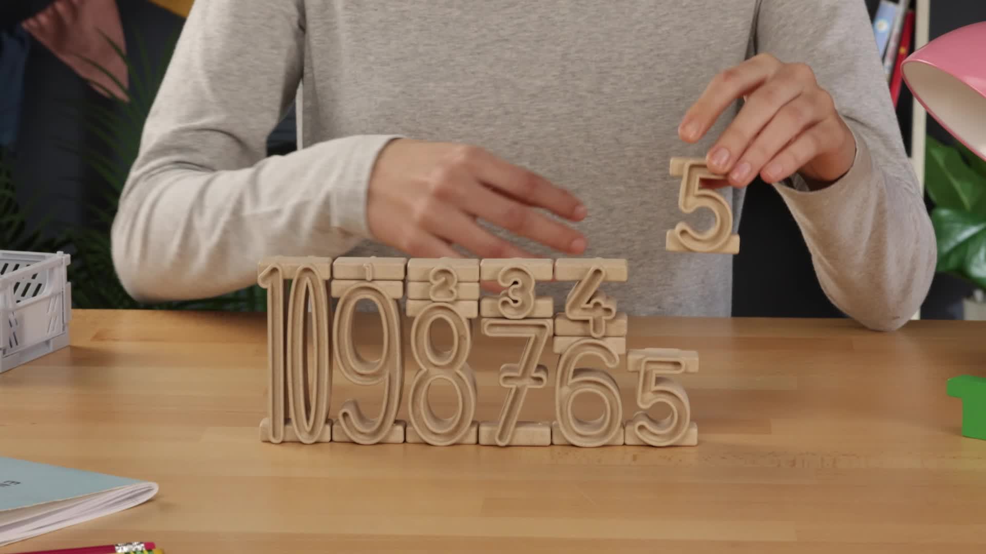 WISSNER® aktiv lernen - Cube SOMA, 7 éléments colorés, en boîte biodégradable - RE-Wood WISSNER® aktiv lernen - Cube SOMA, 7 éléments colorés, en boîte biodégradable - RE-Wood