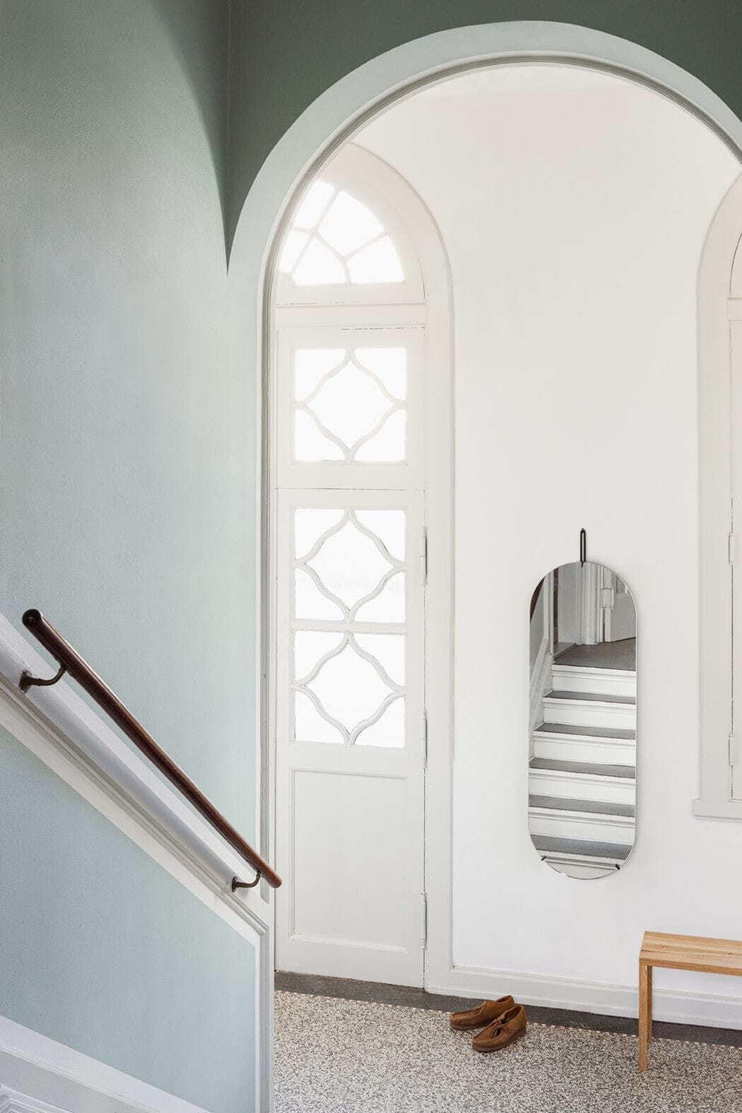 Amazon.co.jp: MOEBE（ムーベ） / WALL MIRROR 30cm(Black) : ホーム