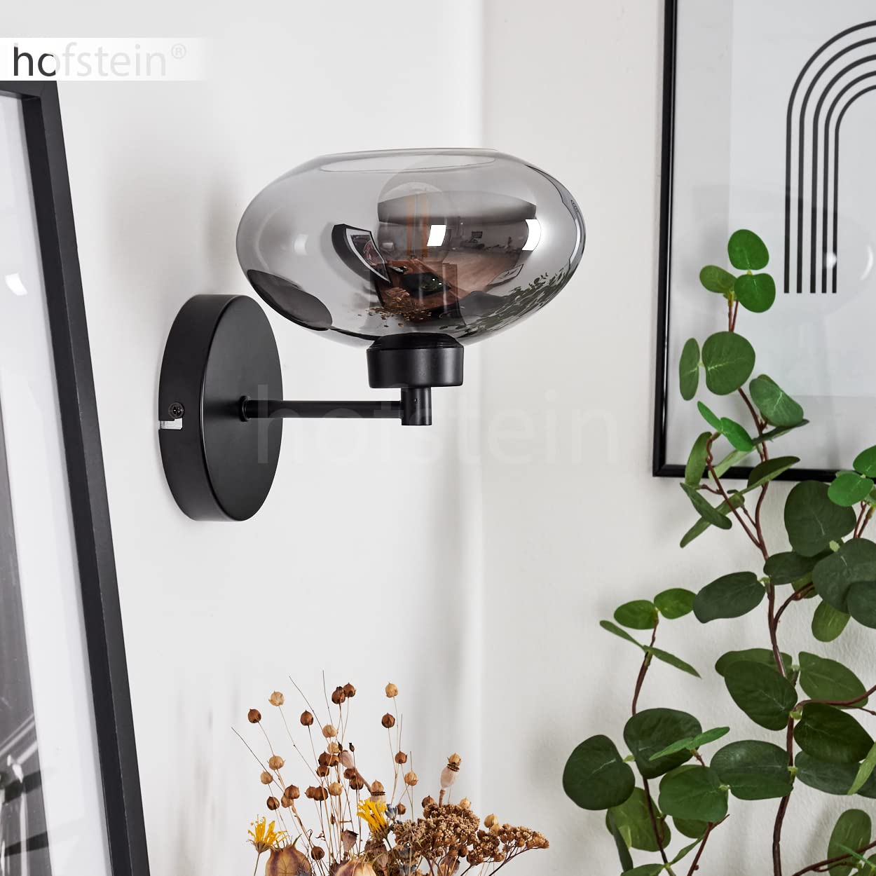 Wandleuchte Haikala, moderne Wandlampe aus Metall/Glas in Schwarz/Rauchfarben, Retro/Vintage Leuchte Up mit Schirm aus Rauchglas (Ø 18,5 cm), 1-flammig, 1 x E27, ohne Leuchtmittel