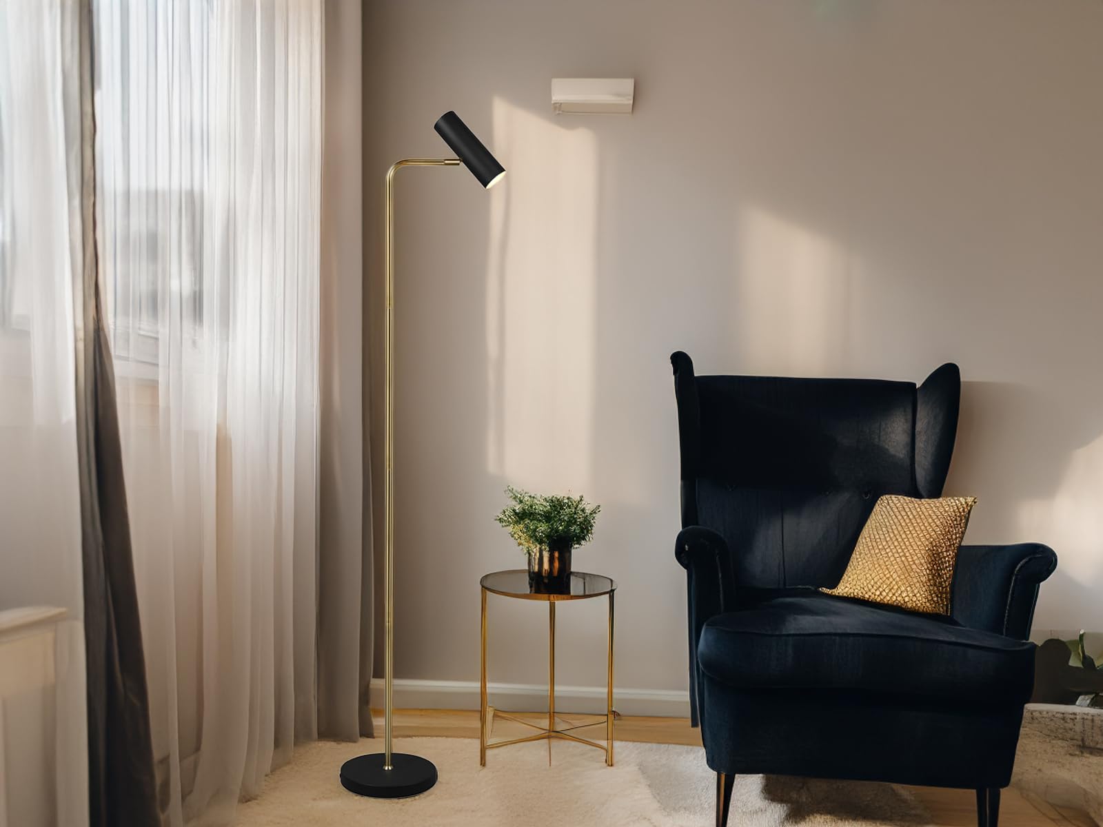 Stehlampe aus Metall Schwarz Messing mit schwenkbarem Spot, Höhe 151cm