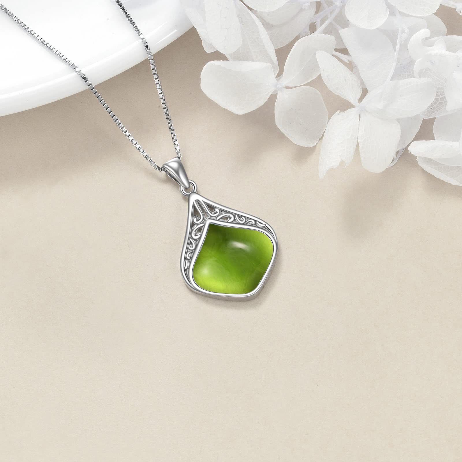 YAFEINI Collar con Forma de Lágrima de Peridoto Plata de ley Filigrana Colgante Verde Irlandés Collar de Peridoto de Piedra Natural