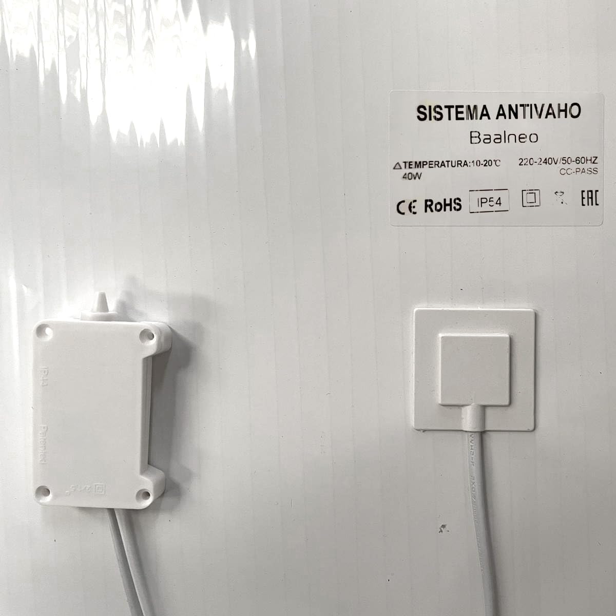 Genérico Lámina Antivaho Eléctrica para Espejo de Baño 60x40 cm | Cobertura hasta 75x55 cm | 60W 220V | Autoadhesiva | Antiempañante Espejo Baño