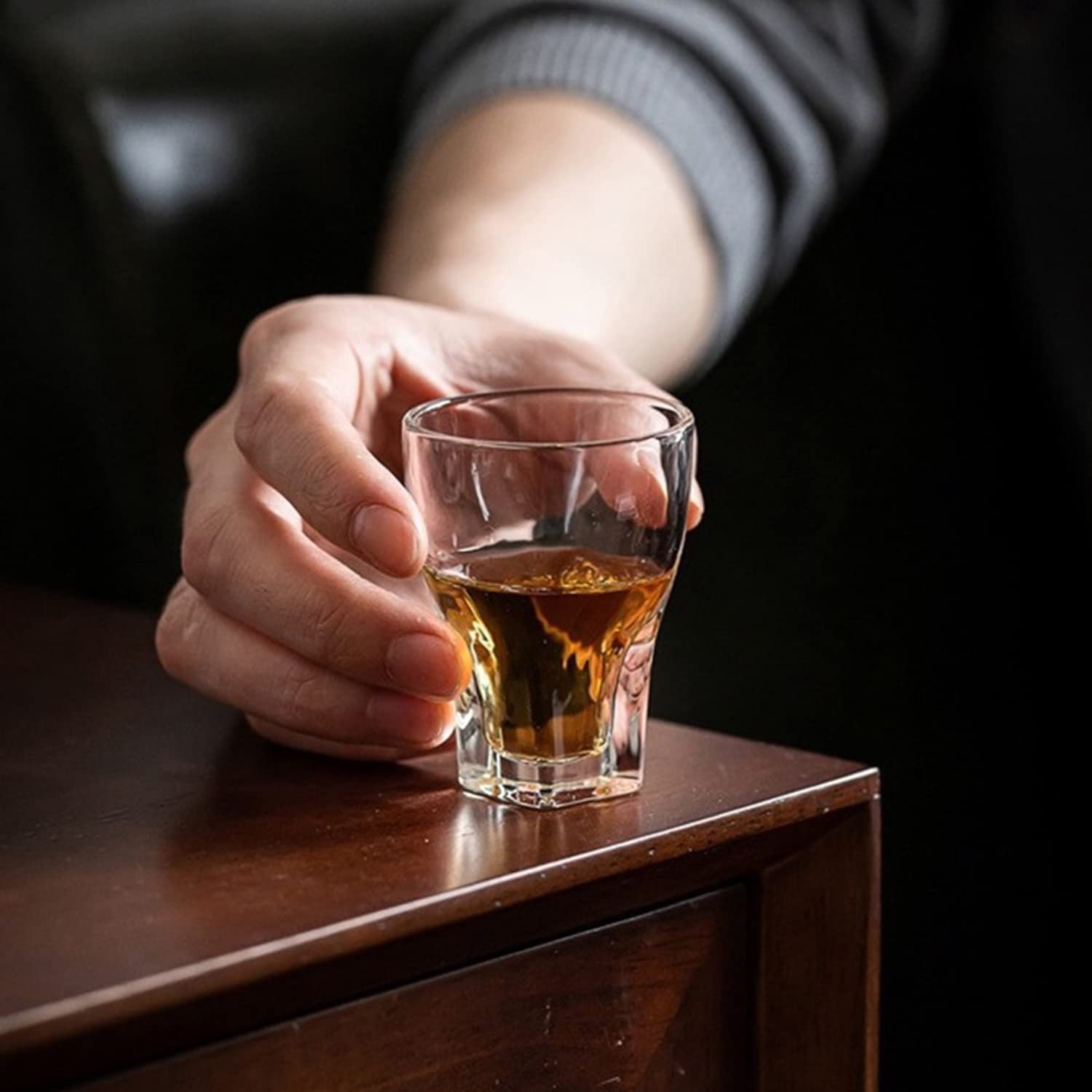 QAPPDA Vasos de chupito de 1.5 onzas, vasos de chupito de base pesada de 50 ml, juego de 40 vasos de chupito transparentes y duraderos, vasos de tequila para vodka, licor, espresso