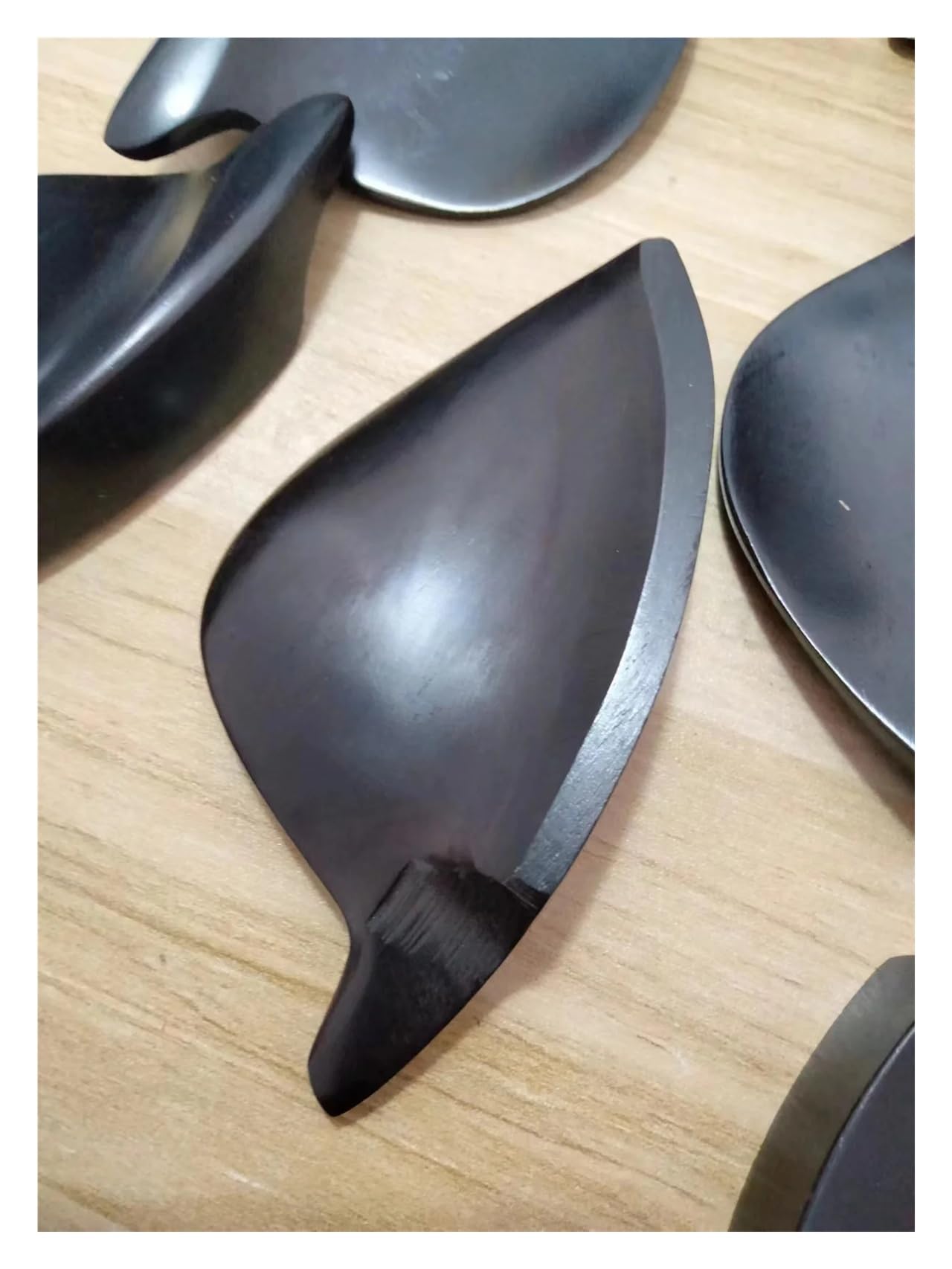 Mentonnière for violon en ébène noir, 10 pièces, 4/4, sans trous percés