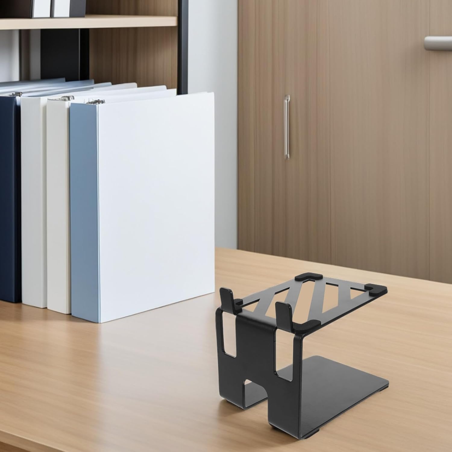 Desktop Metal Speaker Stand with Shock Absorption Silicone Edge Protector 18.5x13x14cm Speaker Holder for Gaming PC and Bookshelf Audio for Studio Monitors