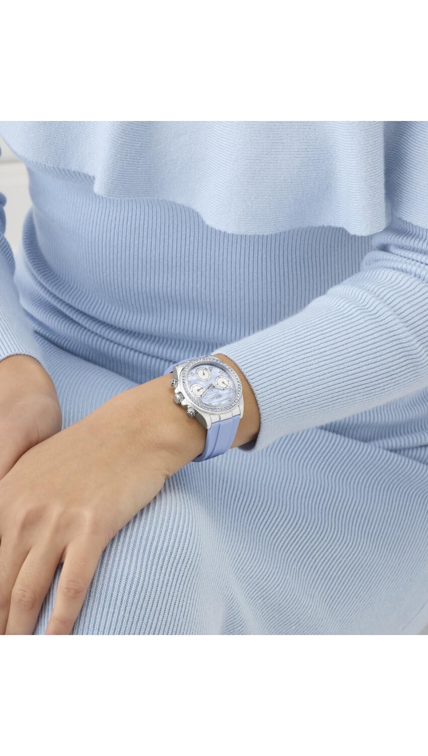Guess Victoria, Damen Armbanduhr, Quarz Analog, Edelstahl, 36mm, Silikonarmband, Blau, 3 bar, Zifferblattfarbe: Blau, Datumsanzeige, GW1038L1