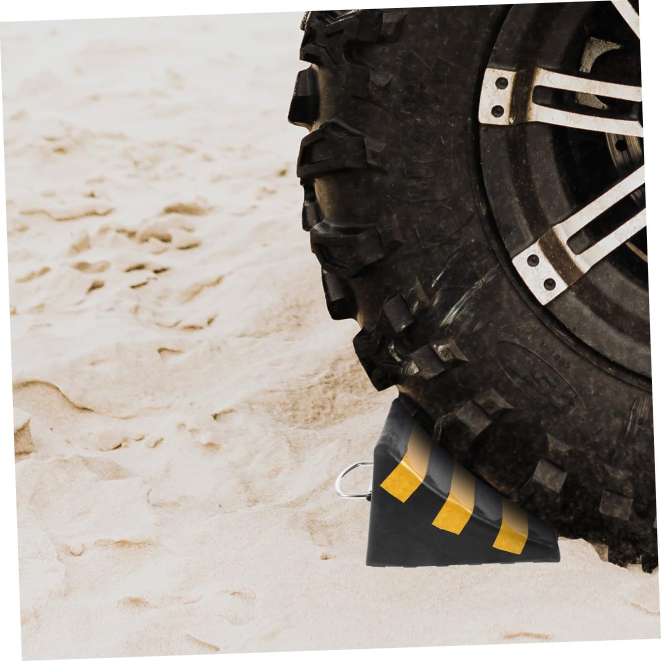 Mikinona Car Wheel Rubber Chock Heavy Duty Stopper Design for Automotive Stability Compact for for Trailers and Cars Prevents Vehicle Sliding