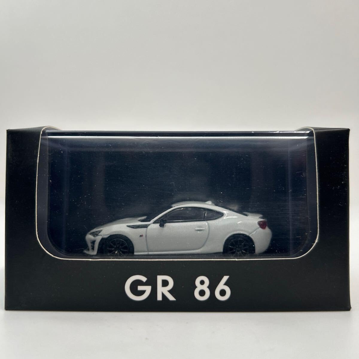 Amazon | ミニカー GAZOO RACING ディーラー特注 1/64 GR 86 カラー