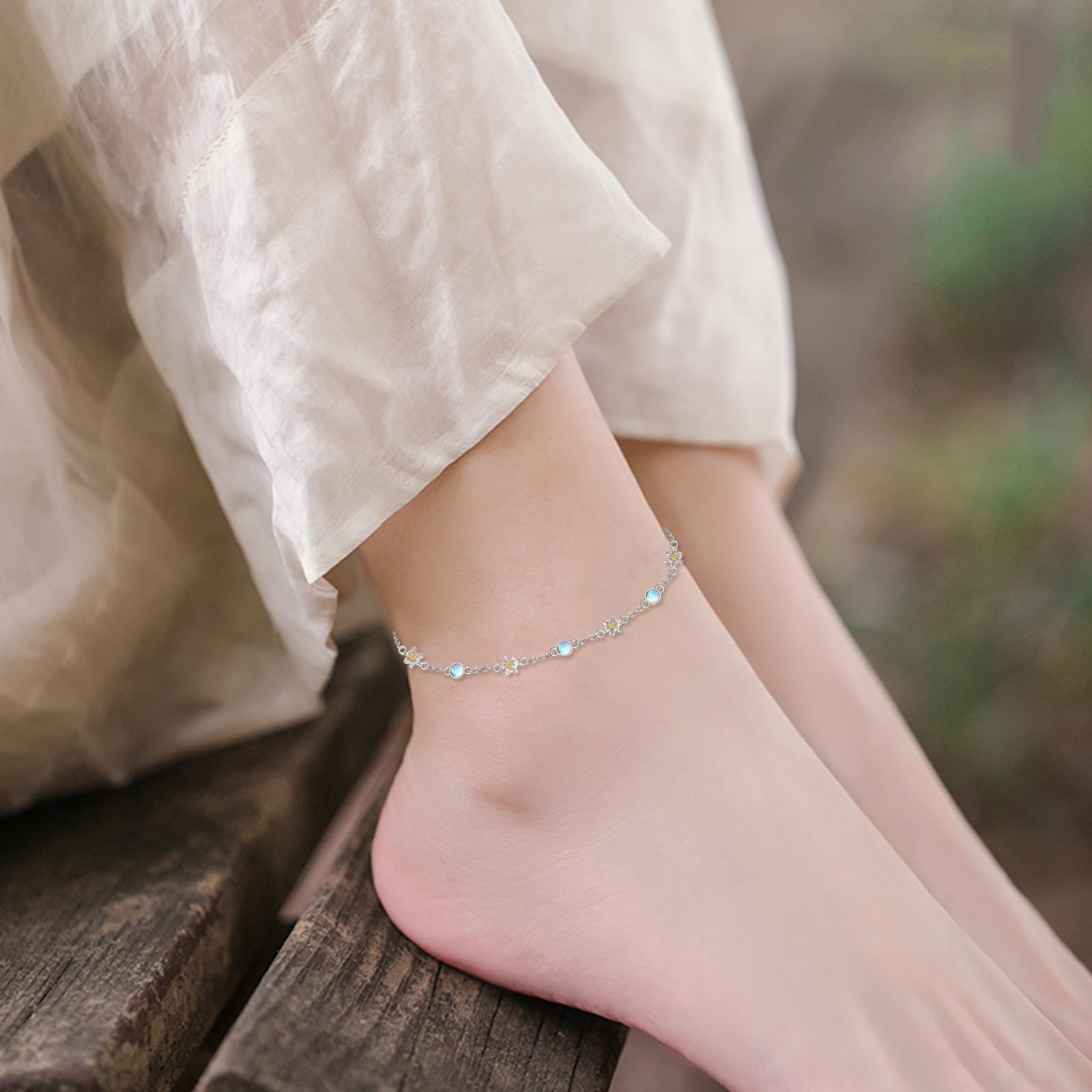 YFN 925 Sterling Silber Armband mit Gänseblümchen Blüten und Mondstein Zierliches Naturstein Schmuck Armband für Frauen Mädchen