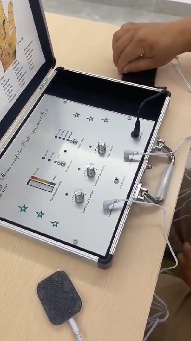 Watch hand diagnosis therapy device body detector & rehabilitatin on ...