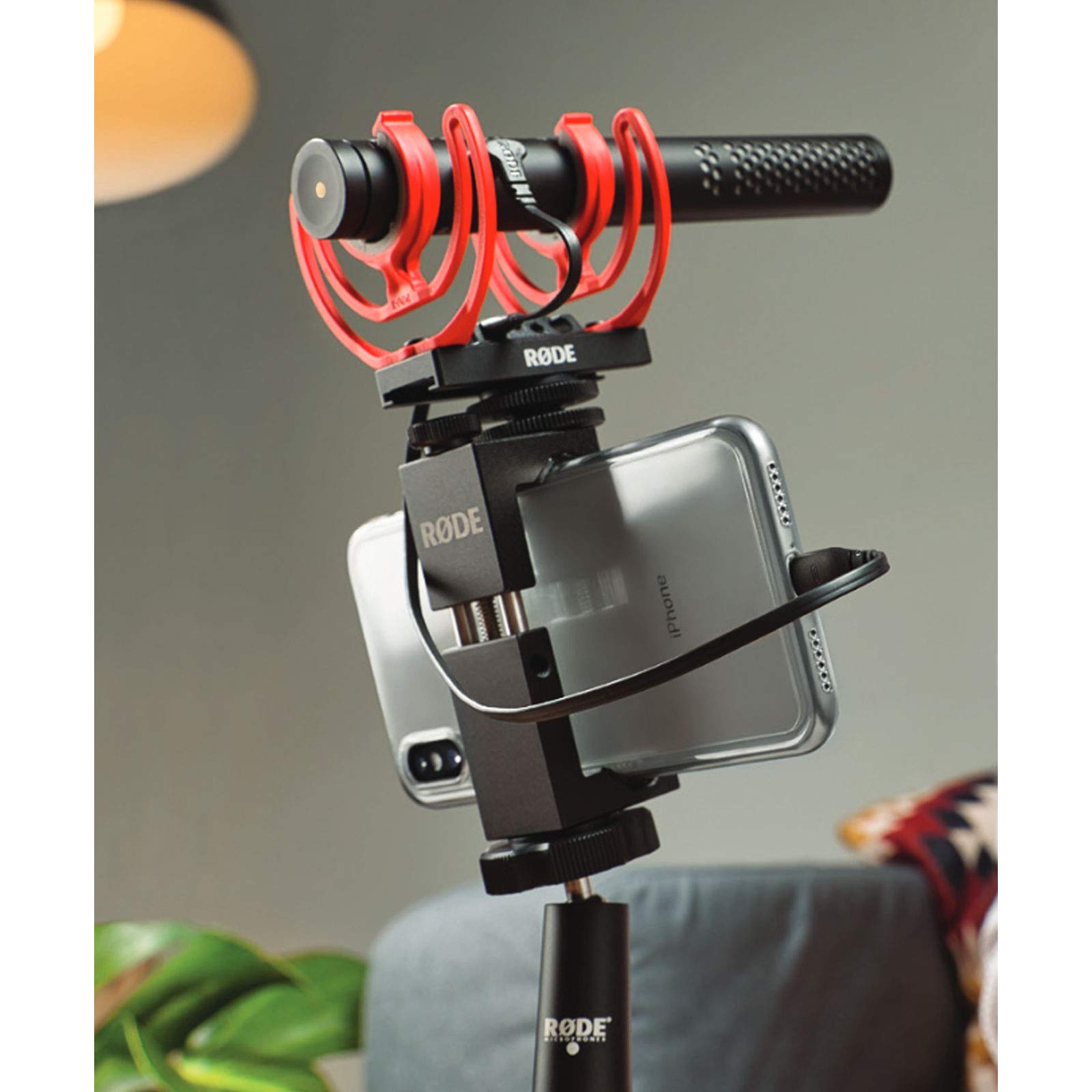 Rode Videomic NTG Broadcast mikrofon do kamery + kabel przyłączeniowy USB-C do Light-ning + futrzana ochrona przed wiatrem