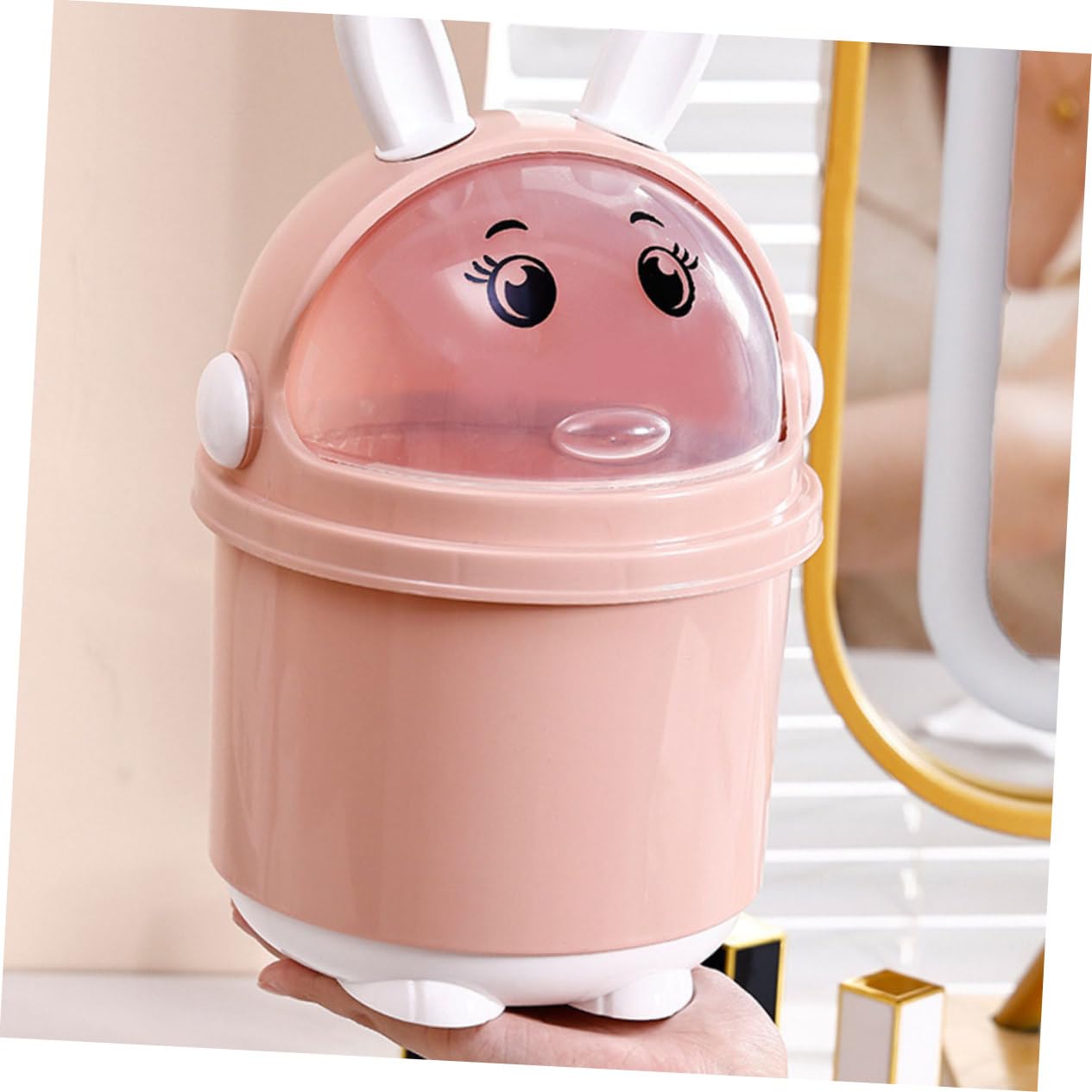 Mini Pattumiera Da Tavolo Con Coperchio A Scatto – Simpatico Cestino Per Rifiuti A Forma Di Cartone Animato – Include 5 Rotoli (100 Sacchetti) E Adesivi – Rosa Chiaro, 16x12,5 Cm - 2