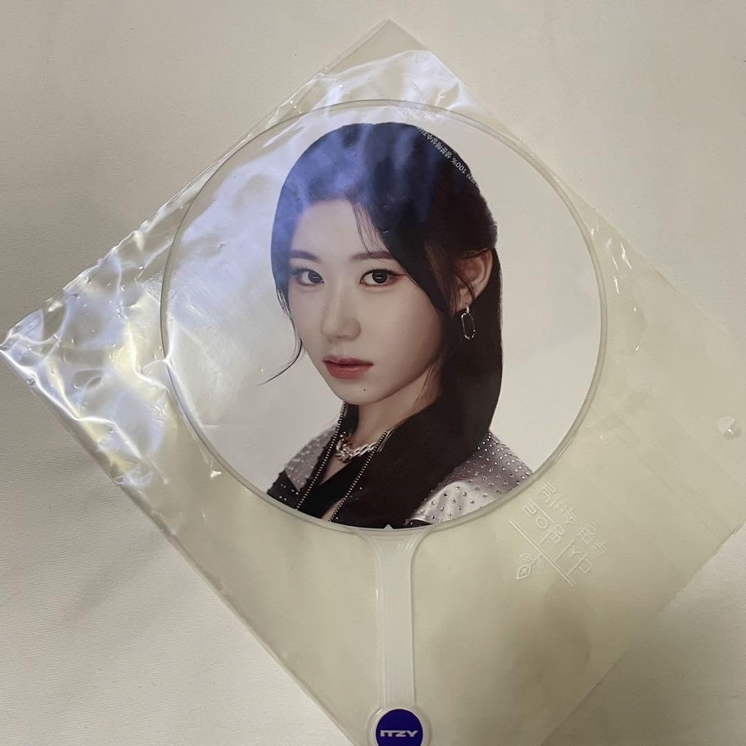Amazon.co.jp: ITZY 2ND WORLDTOUR BORN TO BE うちわ