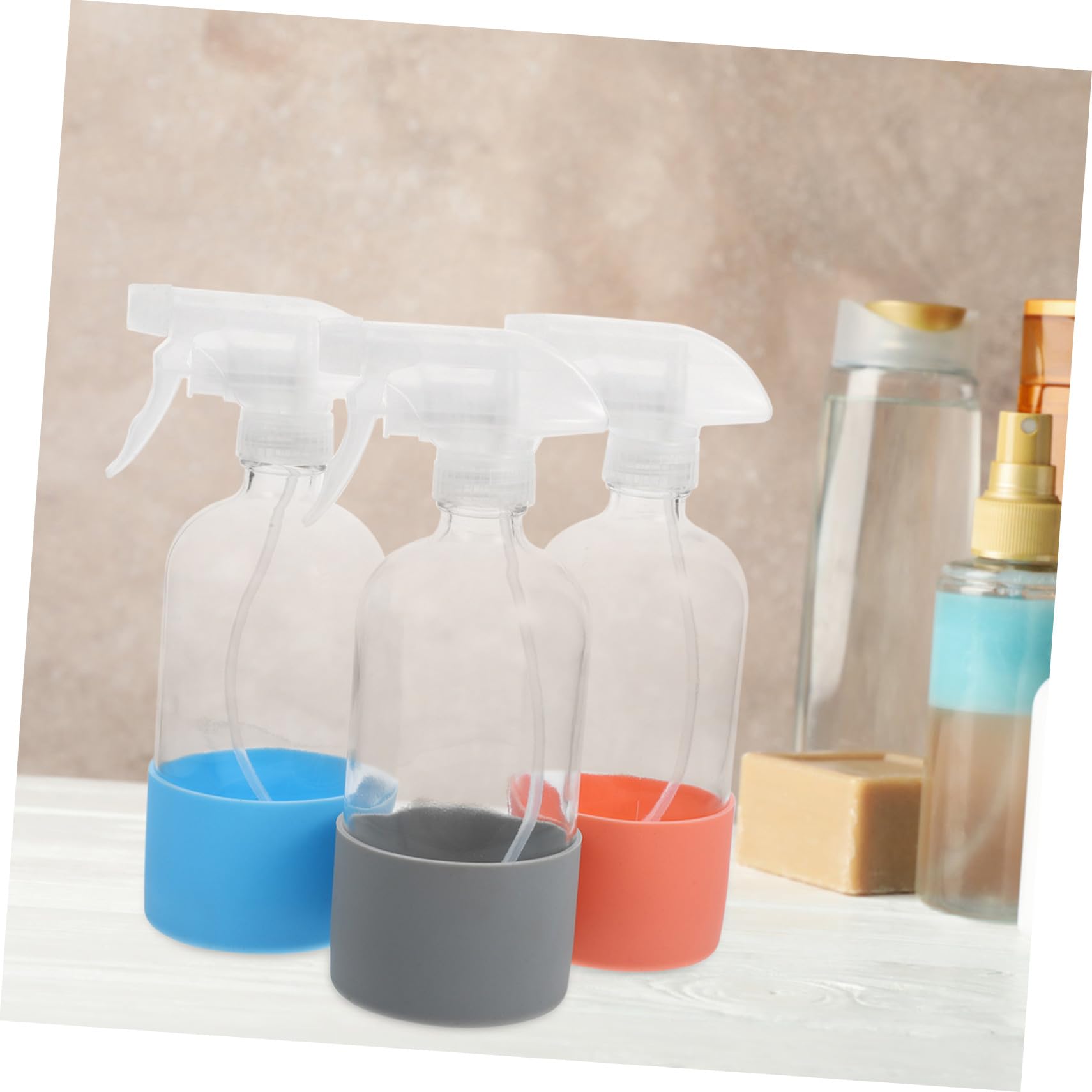 LIFKOME 3 Stück 500ml Wiederbefüllbare Glas Sprühflaschen mit Rutschfestem Silikonboden und PP Sprühkopf für Blumen Pflanzen und Haushalt