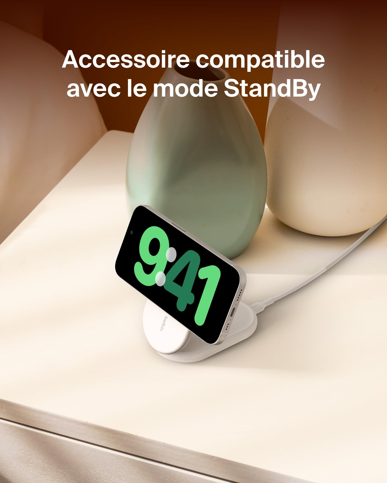 Belkin BoostCharge Socle de Recharge Qi2 (Chargeur Pliable, Compatible MagSafe, 15 W, pour modèles de l'iPhone 16, 15, 14, 13, Chargeur Compatible Standy, Adaptateur Secteur Inclus, Blanc)