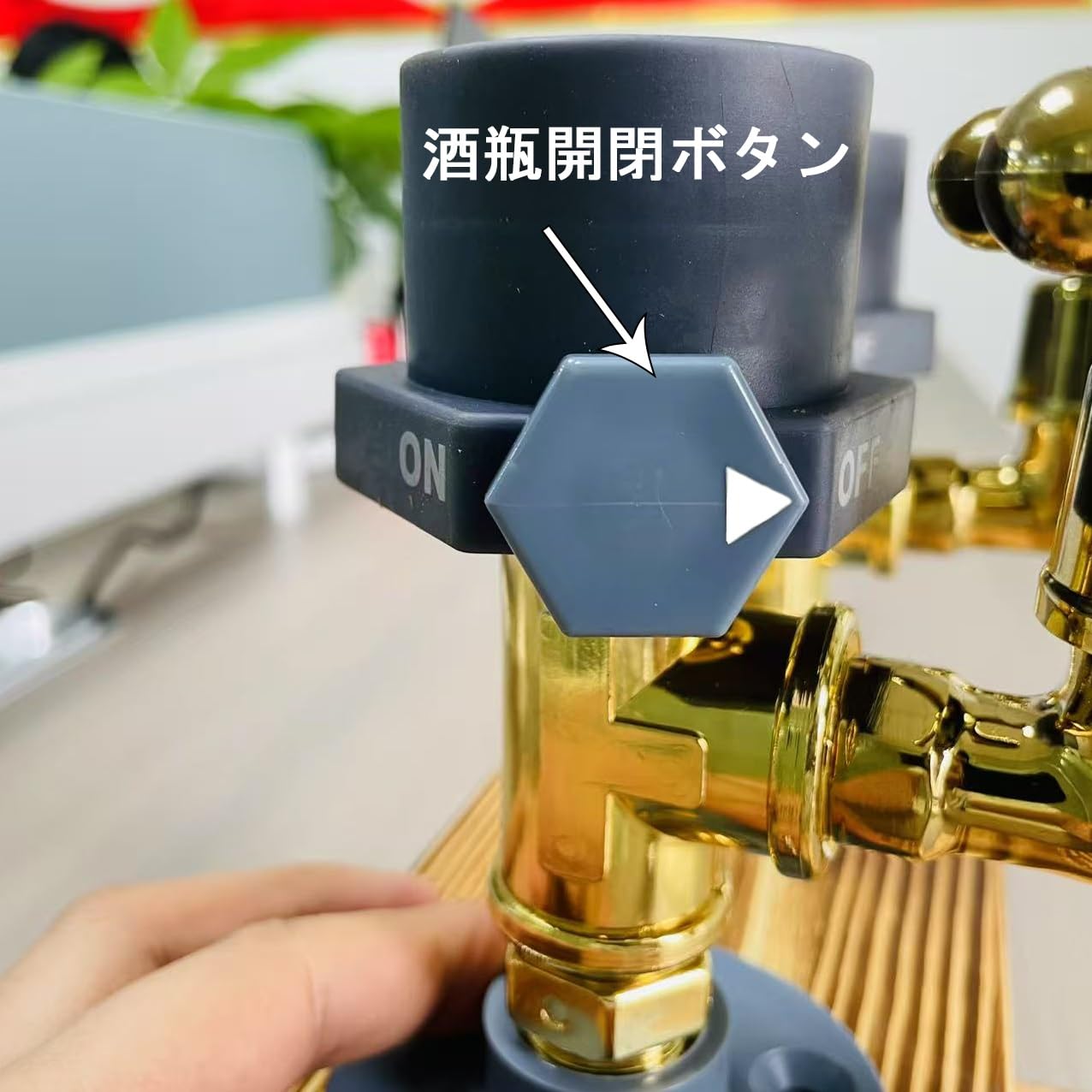 ★日月曜値下げ！Suntory ウイスキー樽型ディスペンサー［蛇口操作出来ます] Amazon | ドリンクボトルディスペンサー 蛇口型 ウィスキーウッド