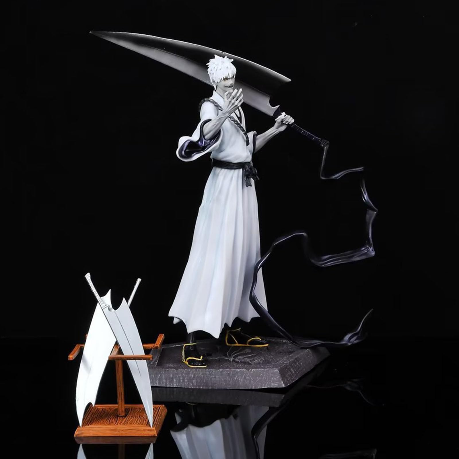 Amazon.co.jp: Heigguoj 白髪黒崎いちごフィギュア、マルチ