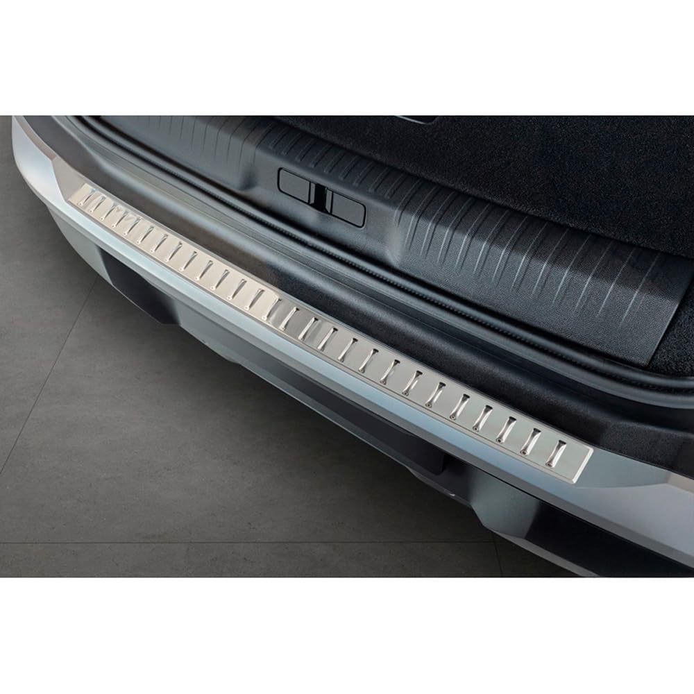 Avisa Stainless Steel Rear bumper protector compatible with Peugeot 5008 III 2024- 'Ribs', Silver
