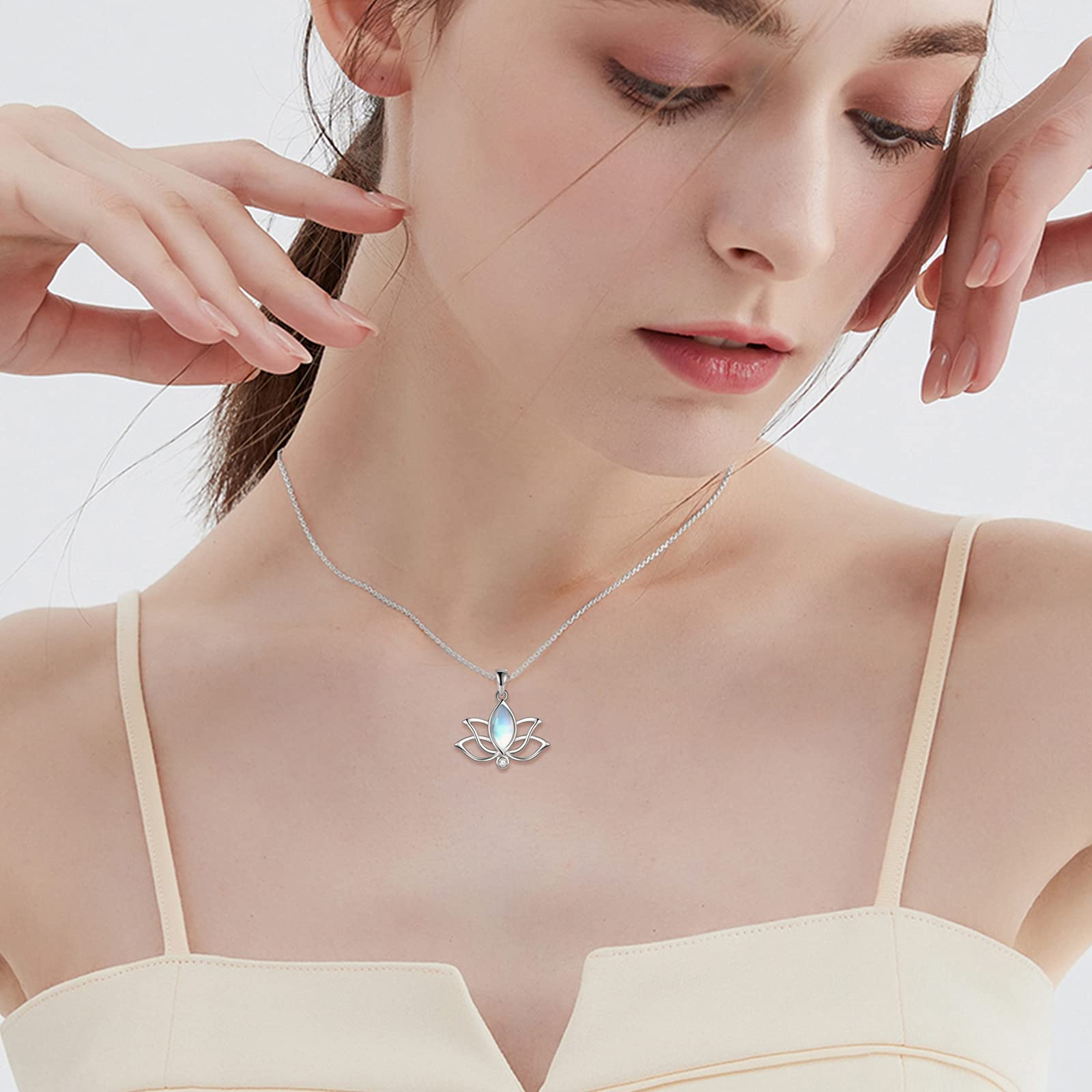 YFN Mondstein Halskette für Frauen Sterling Silber Lotus Blume Anhänger Halskette Schmuck Geschenke für Frauen Mädchen