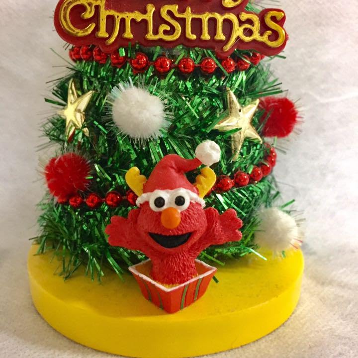 希少　廃盤品　セサミストリート　クリスマスツリー Amazon | セサミストリート エルモ USJ ミニ クリスマスツリー 箱付き